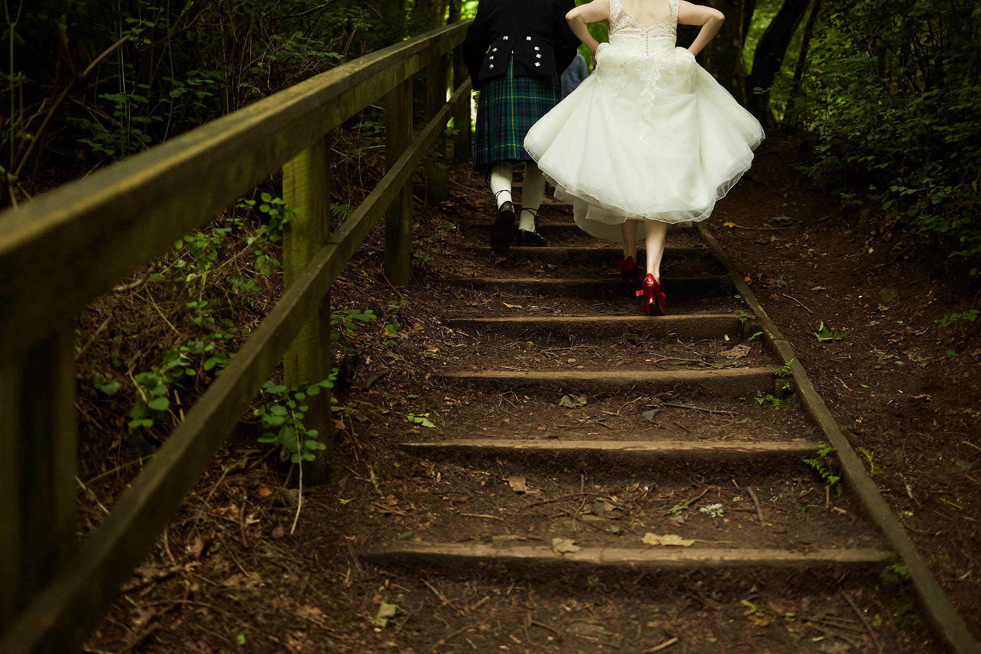 Chloe_Matthew_Theatrical-Woodland-Wedding_030