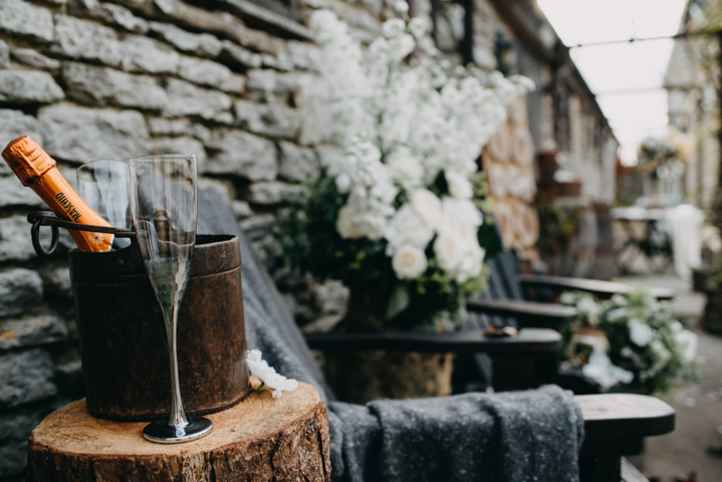 Cosy-Warm-Winter_Wedding-Inspiration_Emily-Black-Photography_022