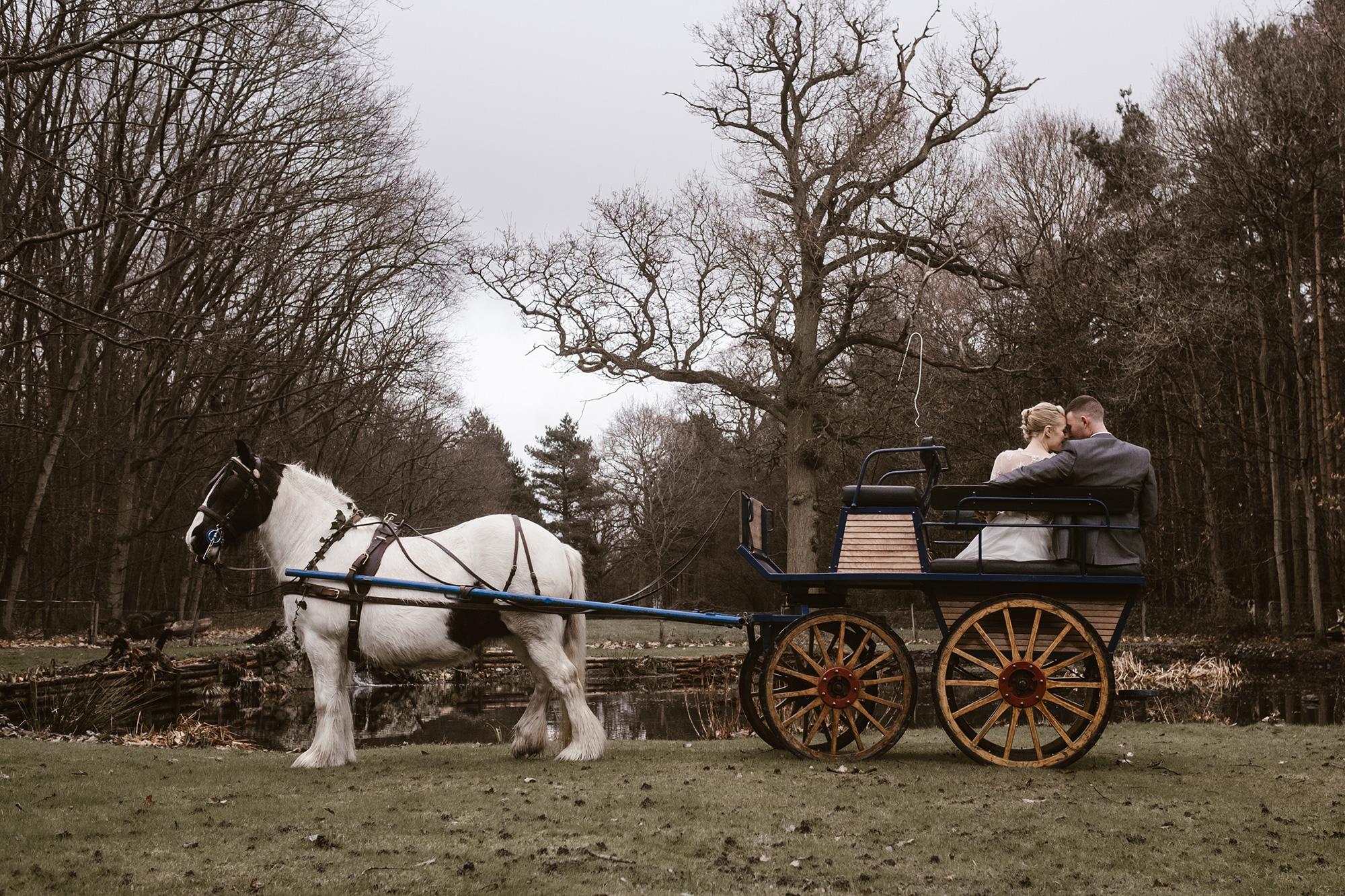 Dark-Romantic-Woodland_Wedding-Inspiration_Photography-by-Grace-Hill_007