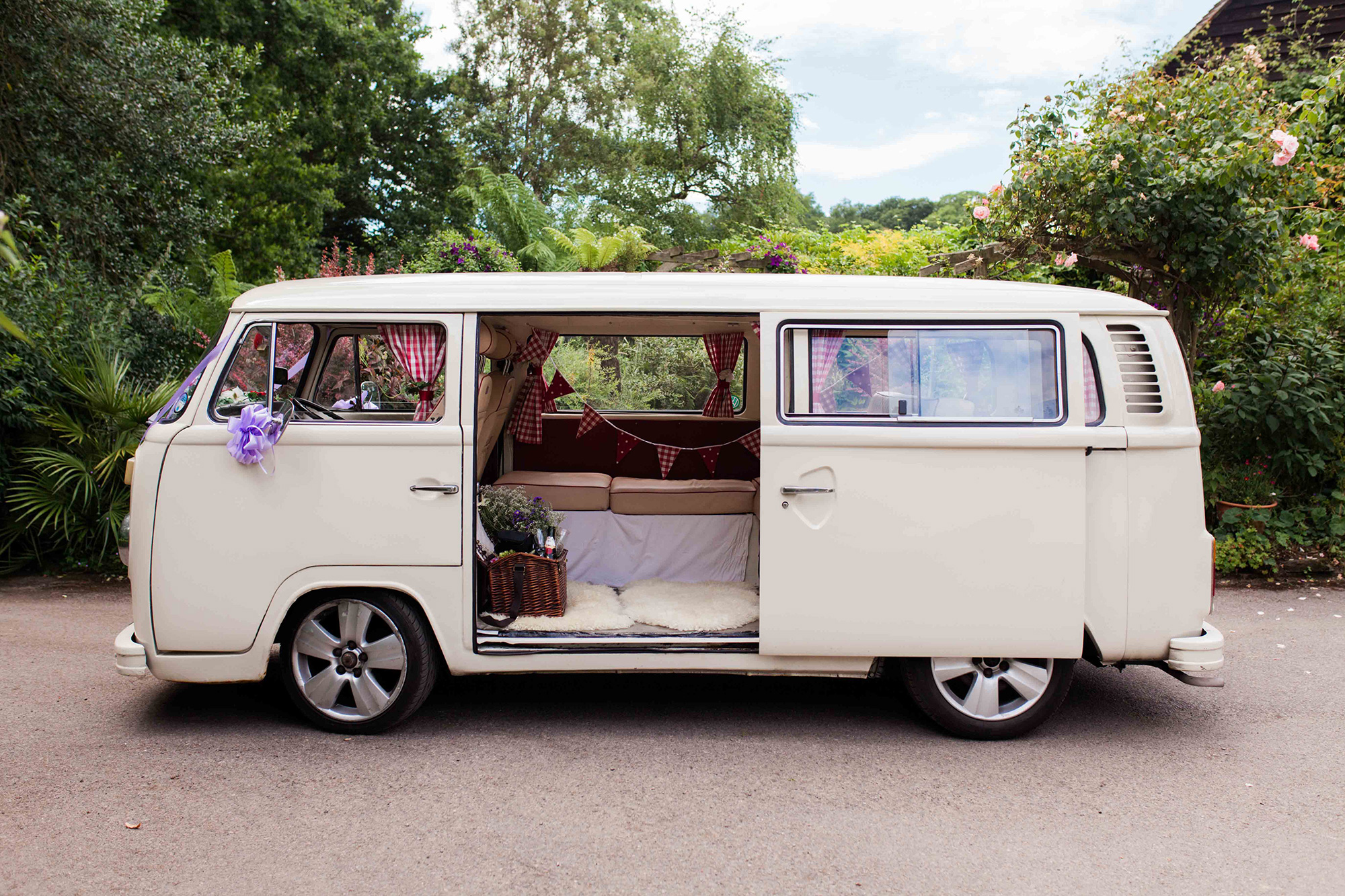 Demi_Kyle_Rustic-Barn-Wedding_Hannah-Frances-Photography_017