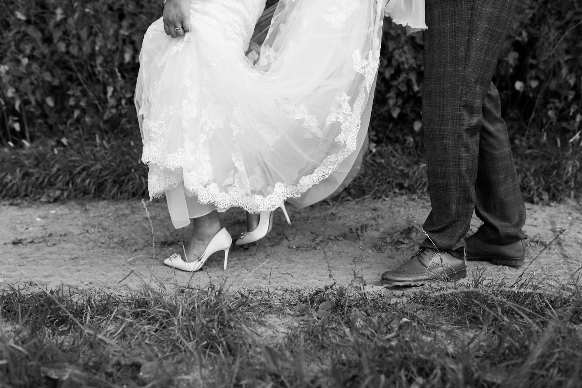 Demi_Kyle_Rustic-Barn-Wedding_Hannah-Frances-Photography_037