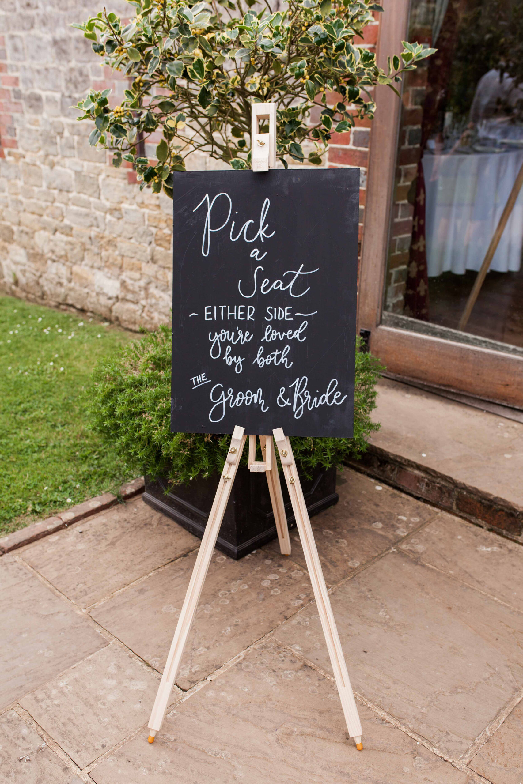 Demi_Kyle_Rustic-Barn-Wedding_Hannah-Frances-Photography_SBS_011