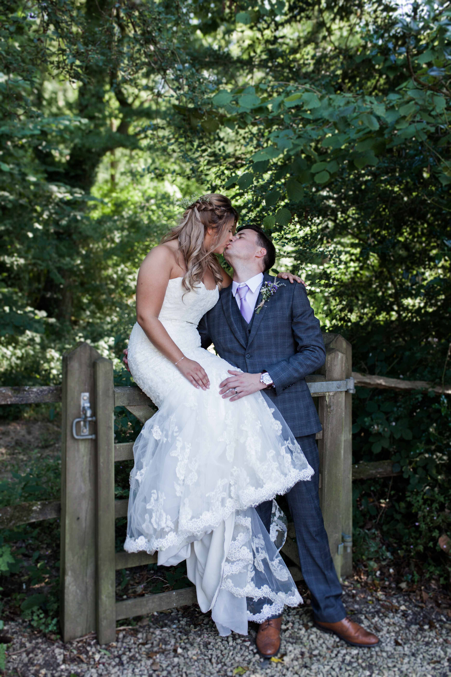 Demi_Kyle_Rustic-Barn-Wedding_Hannah-Frances-Photography_SBS_020
