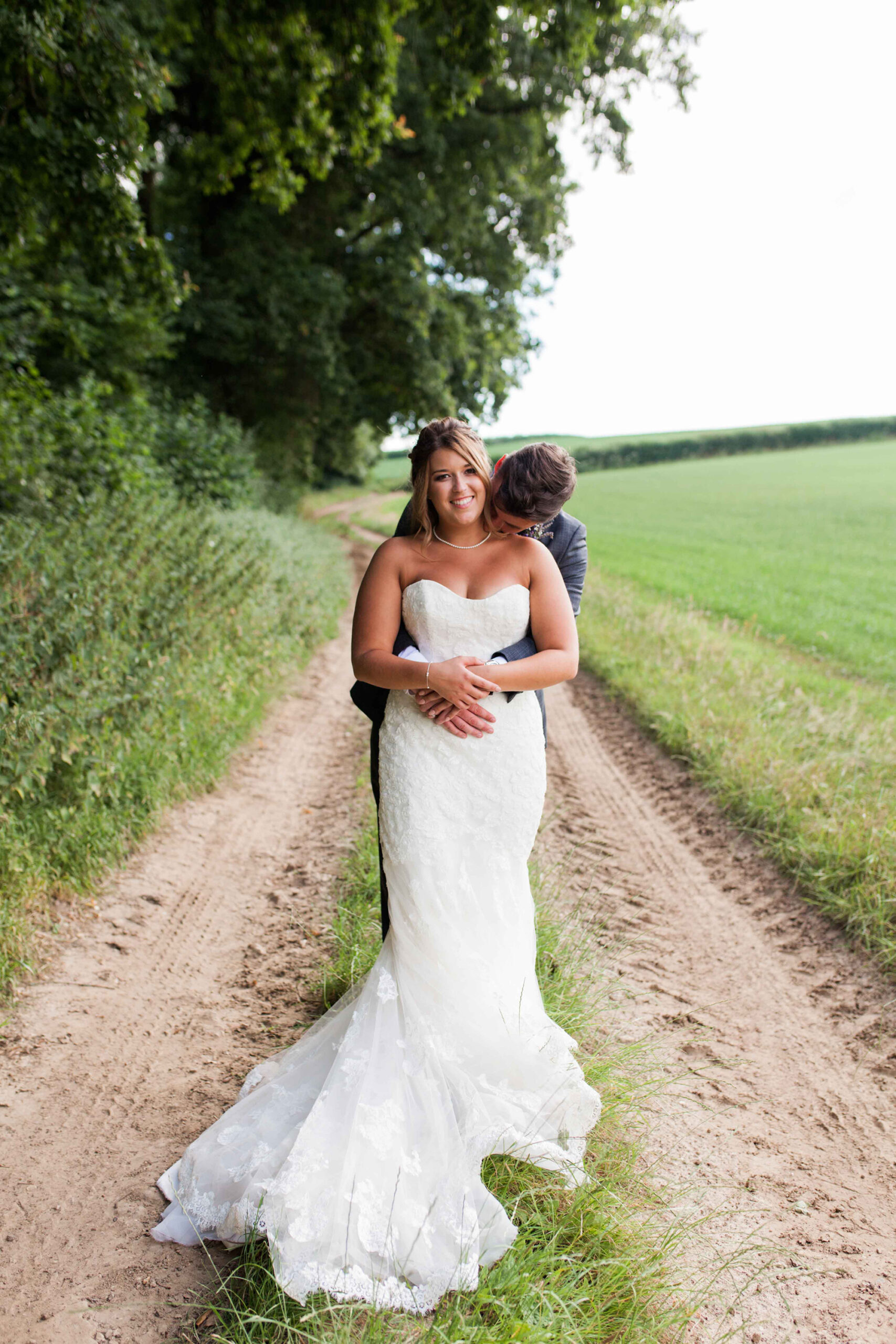 Demi_Kyle_Rustic-Barn-Wedding_Hannah-Frances-Photography_SBS_027