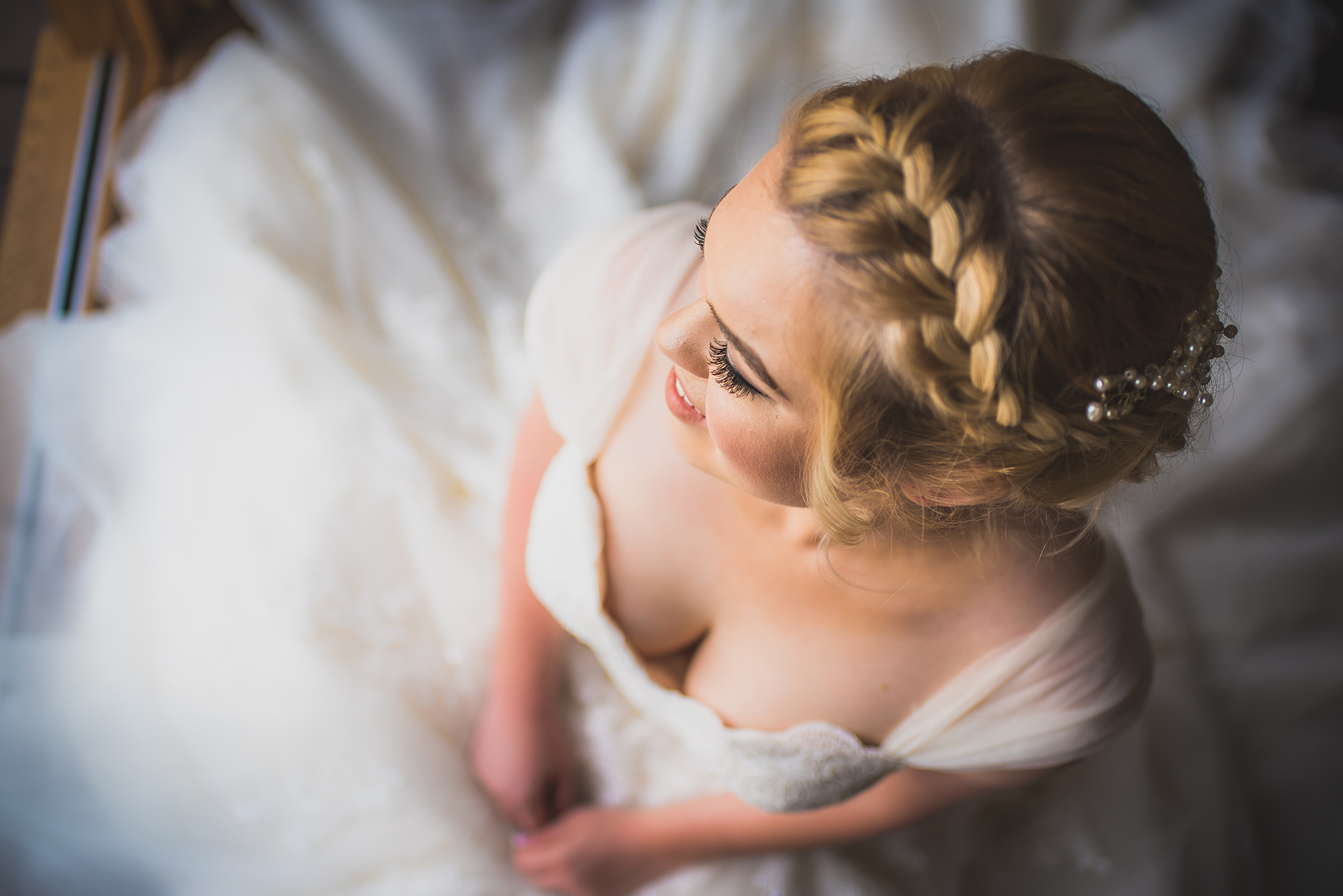 Ellie Andy Rustic Barn Wedding Damien Vickers Photography 014