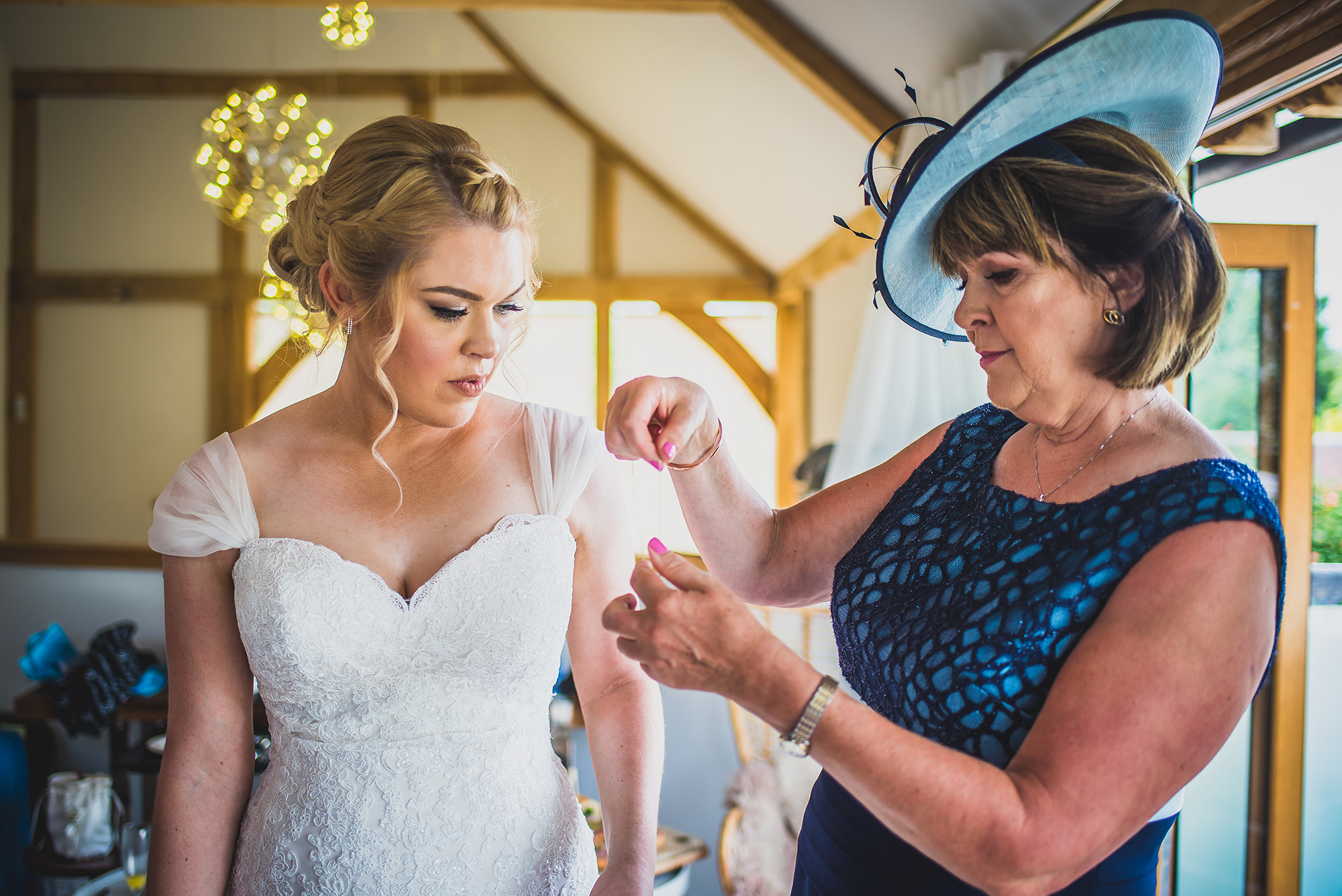 Ellie Andy Rustic Barn Wedding Damien Vickers Photography 015