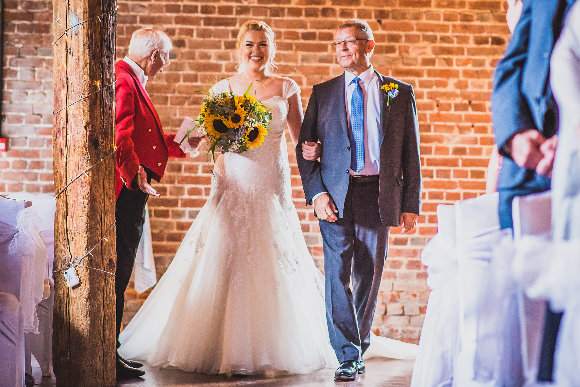 Ellie Andy Rustic Barn Wedding Damien Vickers Photography 019