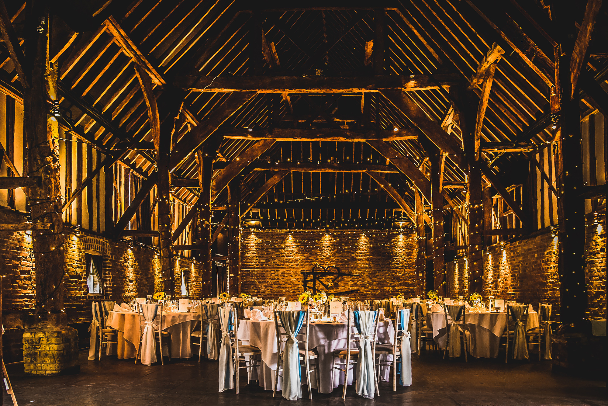 Ellie Andy Rustic Barn Wedding Damien Vickers Photography 031