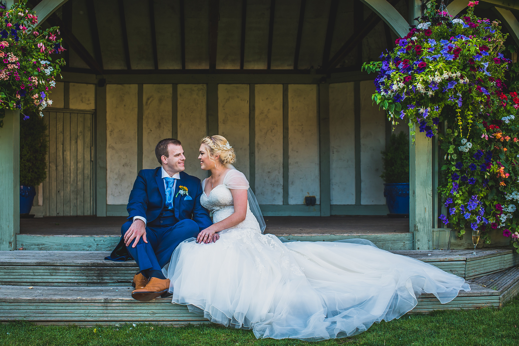 Ellie Andy Rustic Barn Wedding Damien Vickers Photography 037