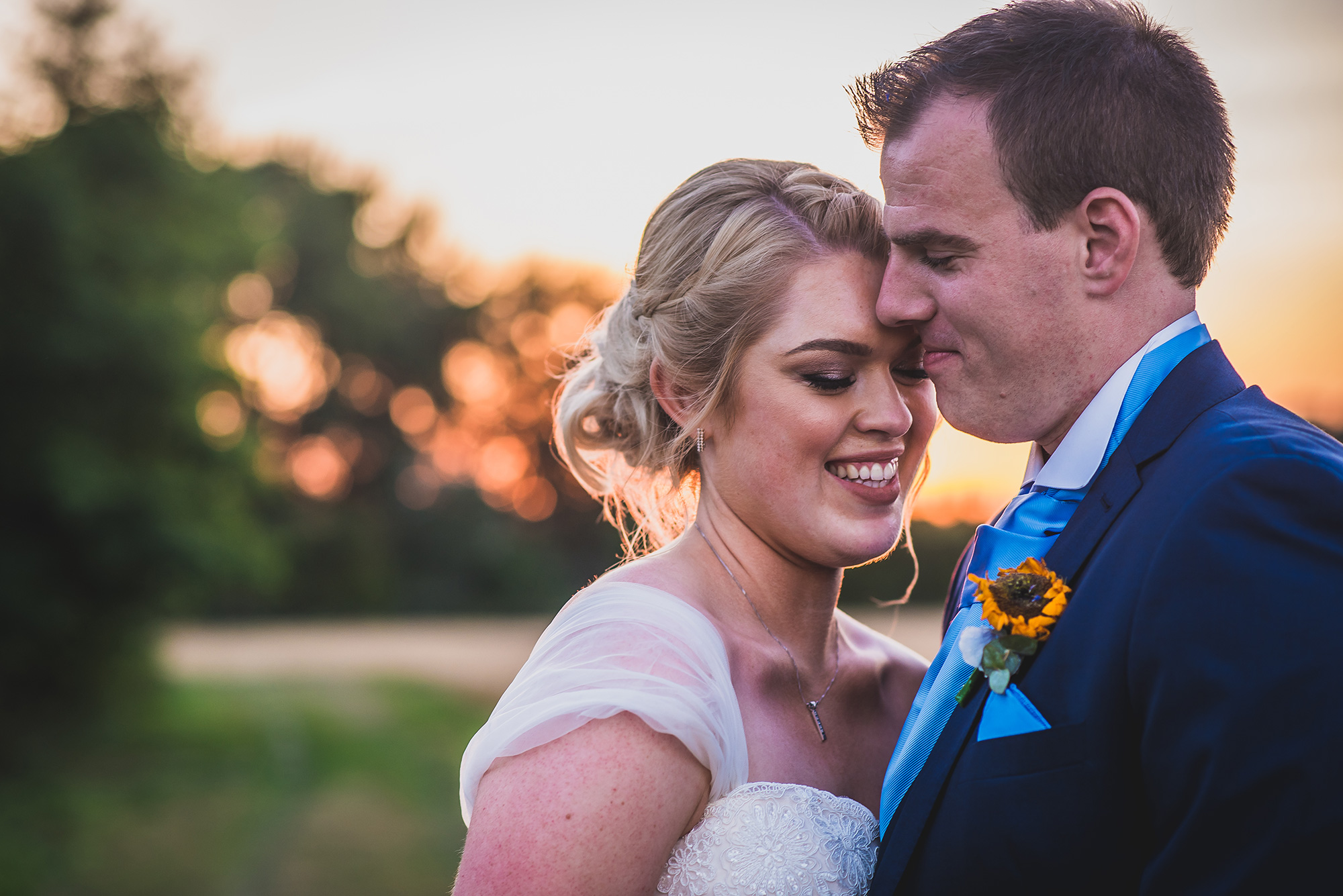 Ellie Andy Rustic Barn Wedding Damien Vickers Photography 049