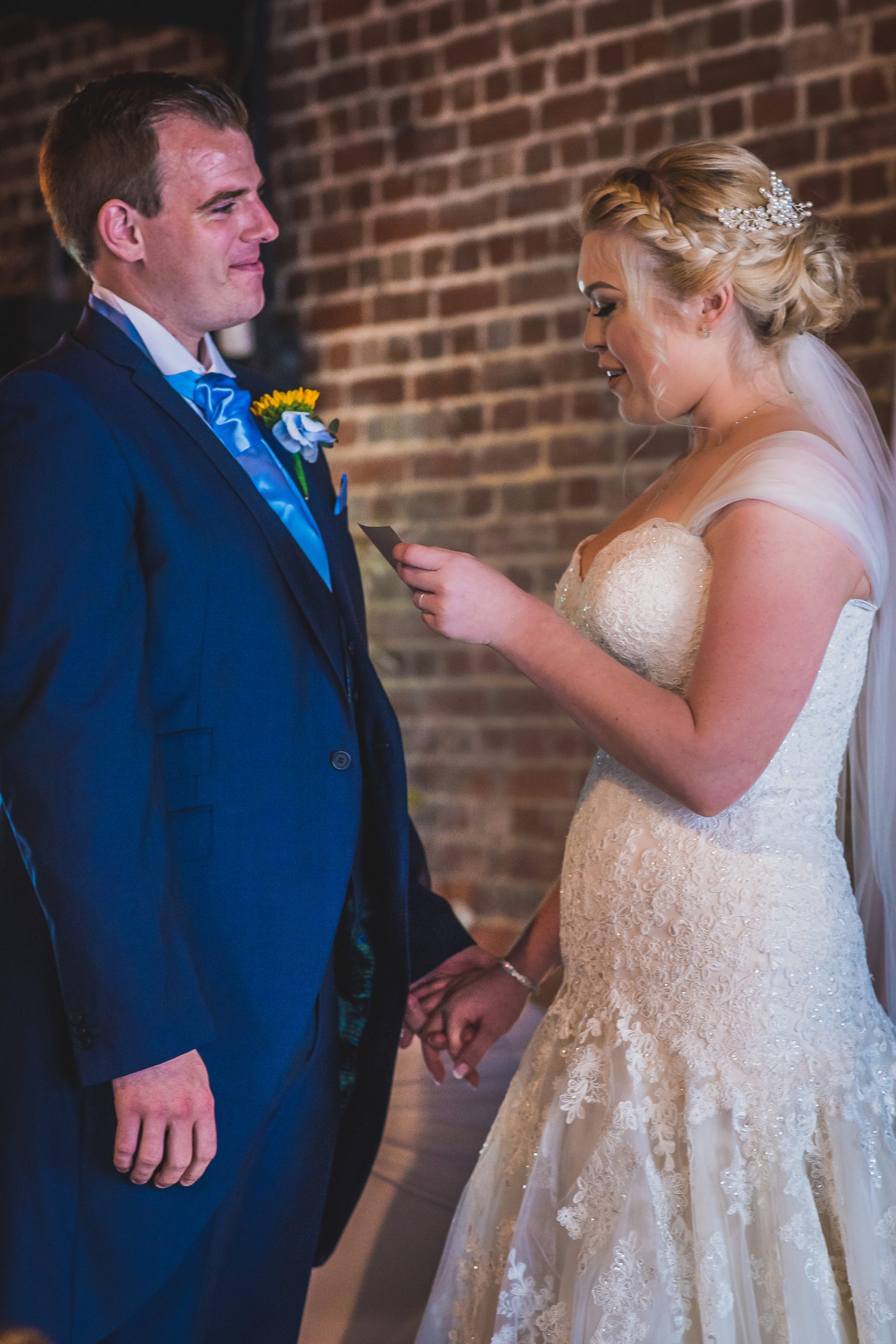 Ellie Andy Rustic Barn Wedding Damien Vickers Photography SBS 011 scaled