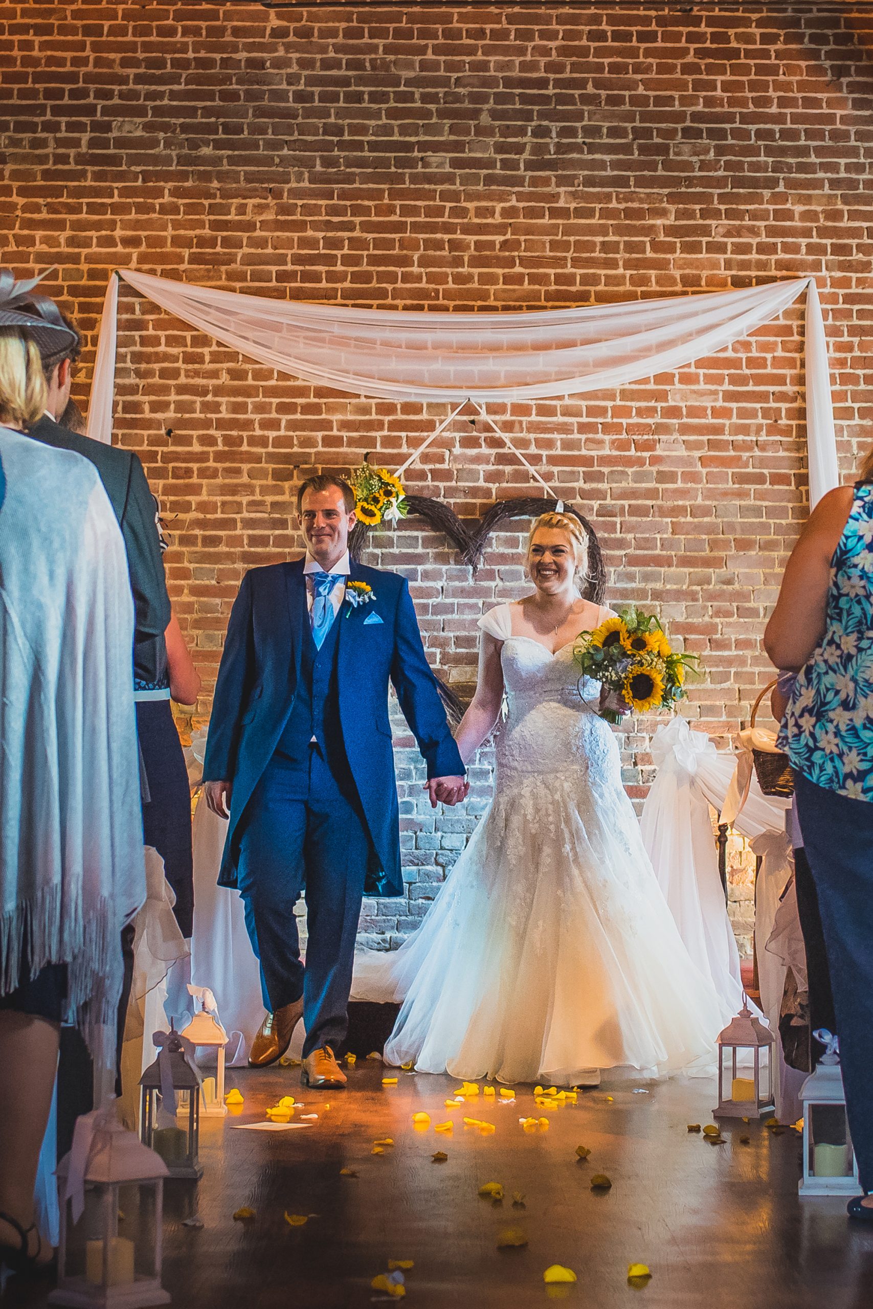 Ellie Andy Rustic Barn Wedding Damien Vickers Photography SBS 013 scaled