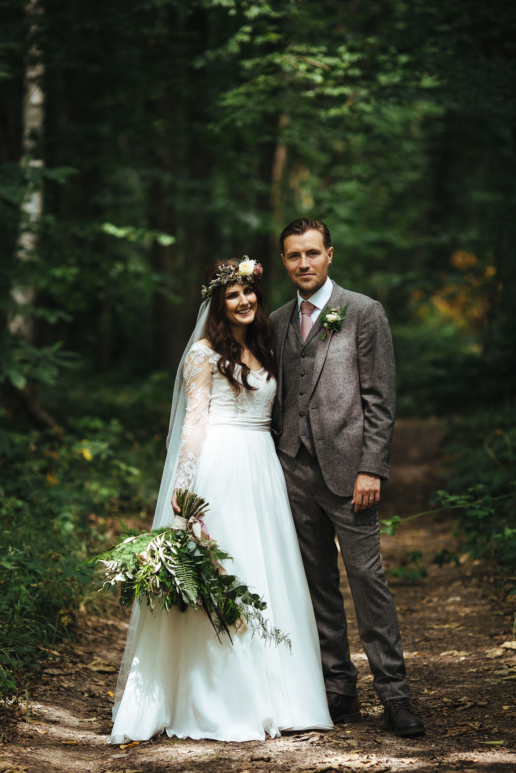 Emily_Ben_Vegan-Woodland-Wedding_Lyndsey-Goddard-Photography_SBS_021