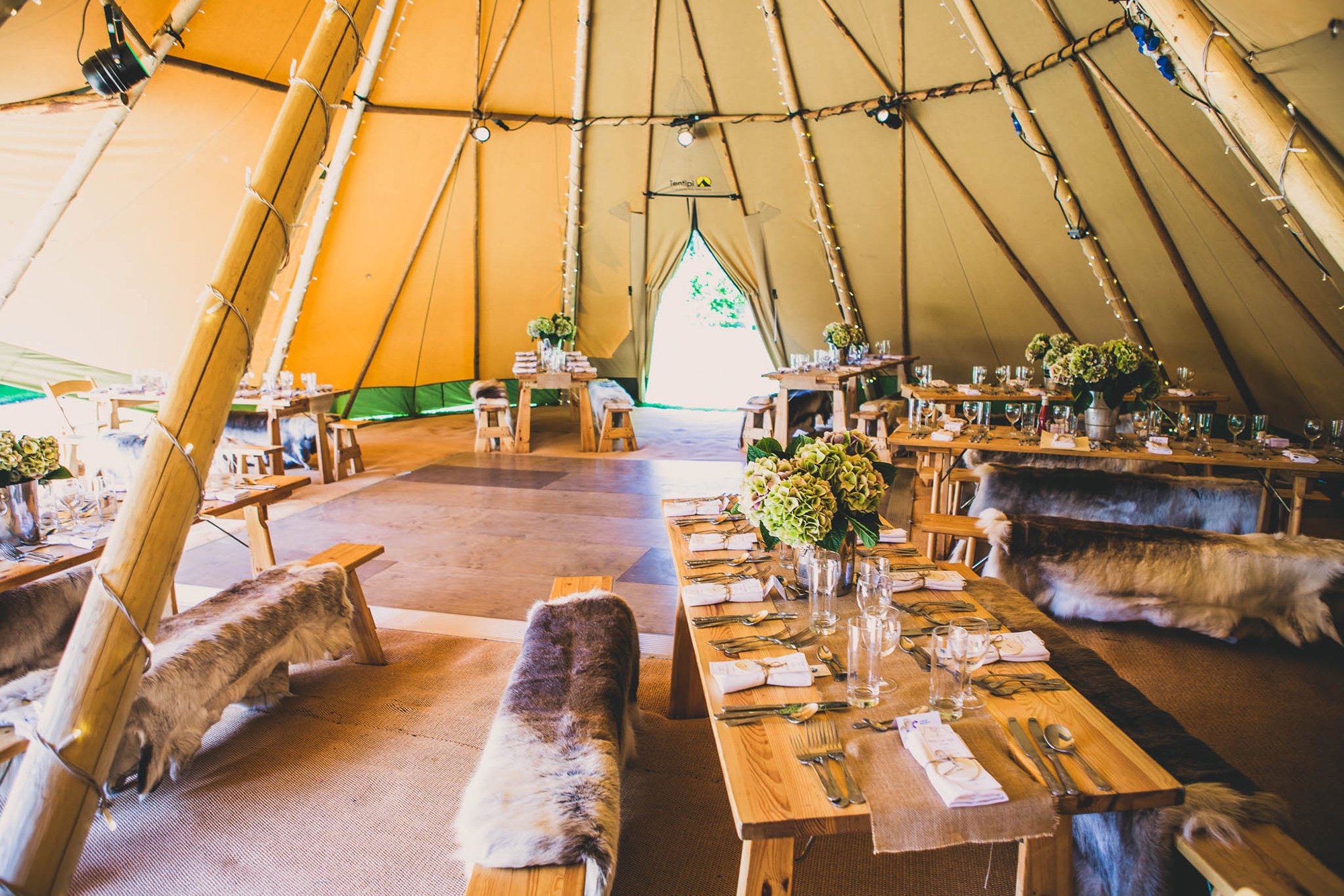 Emily_Darren_Tipi-Wedding_022