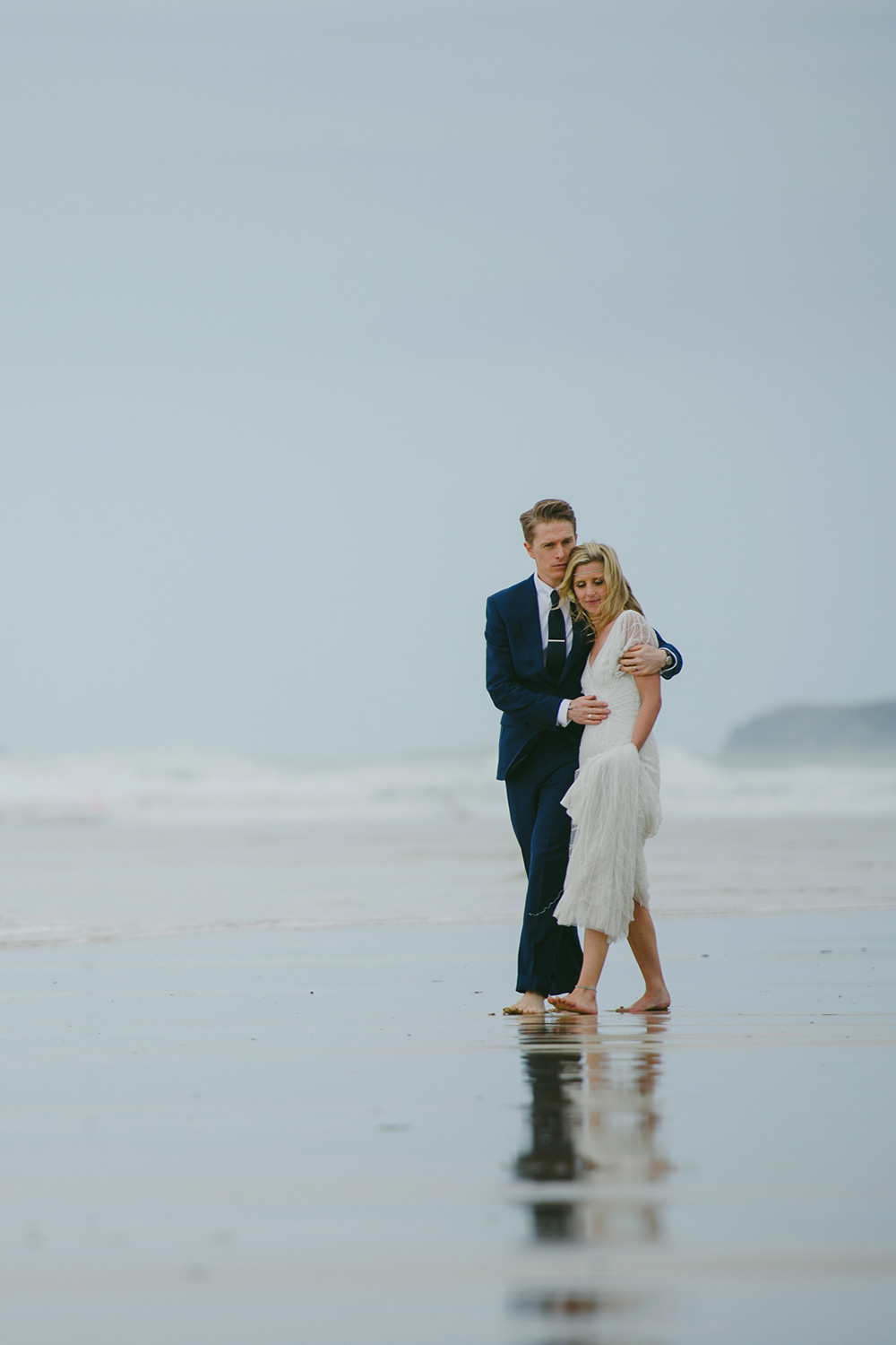 Emma_Adam_Elegant-Beachfront-Wedding_SBS_021