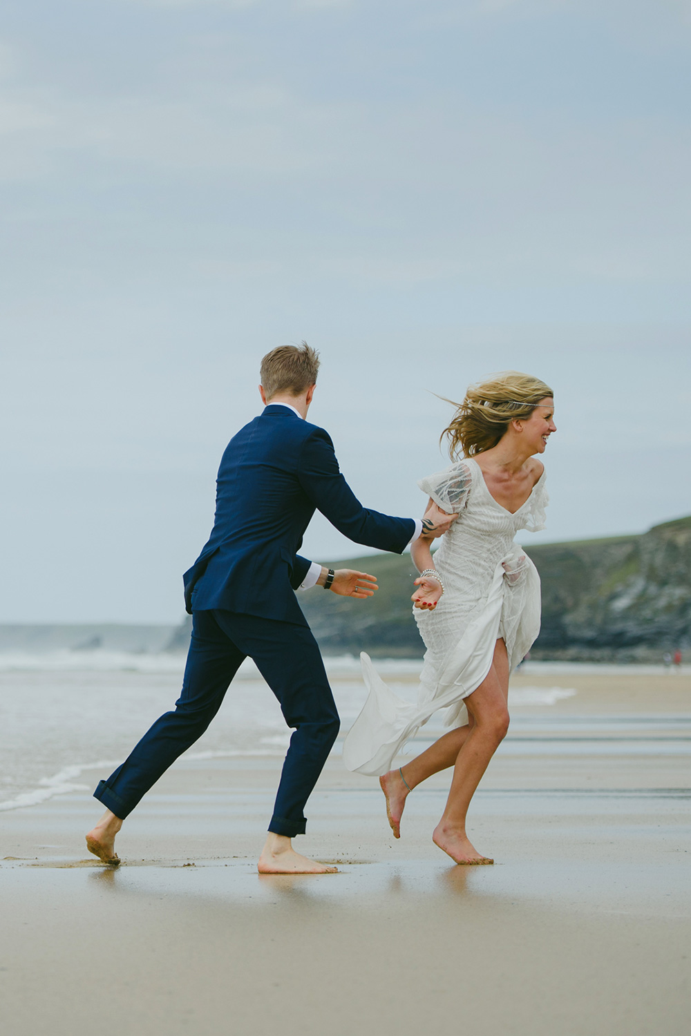 Emma_Adam_Elegant-Beachfront-Wedding_SBS_023