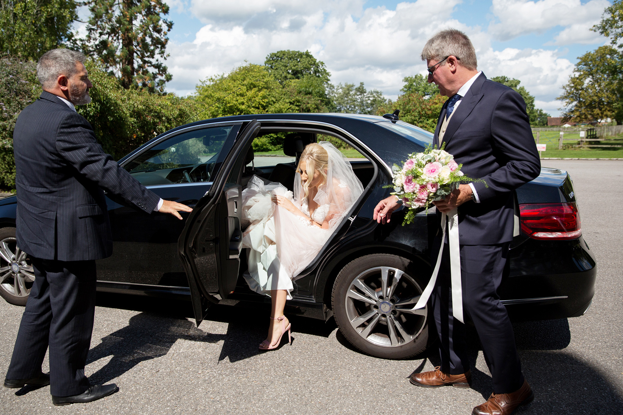 Emma Jon Modern Romantic Wedding Helen England Photography 017