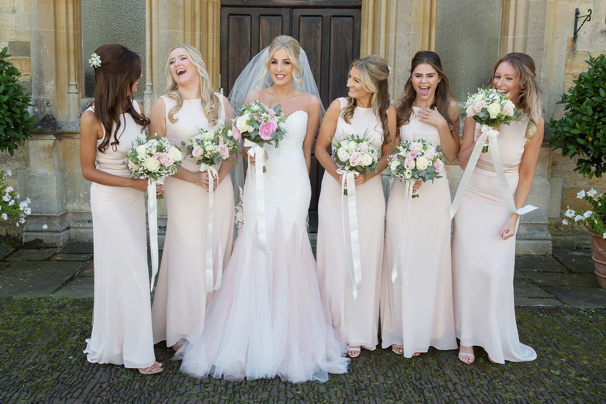 Emma Jon Modern Romantic Wedding Helen England Photography 018