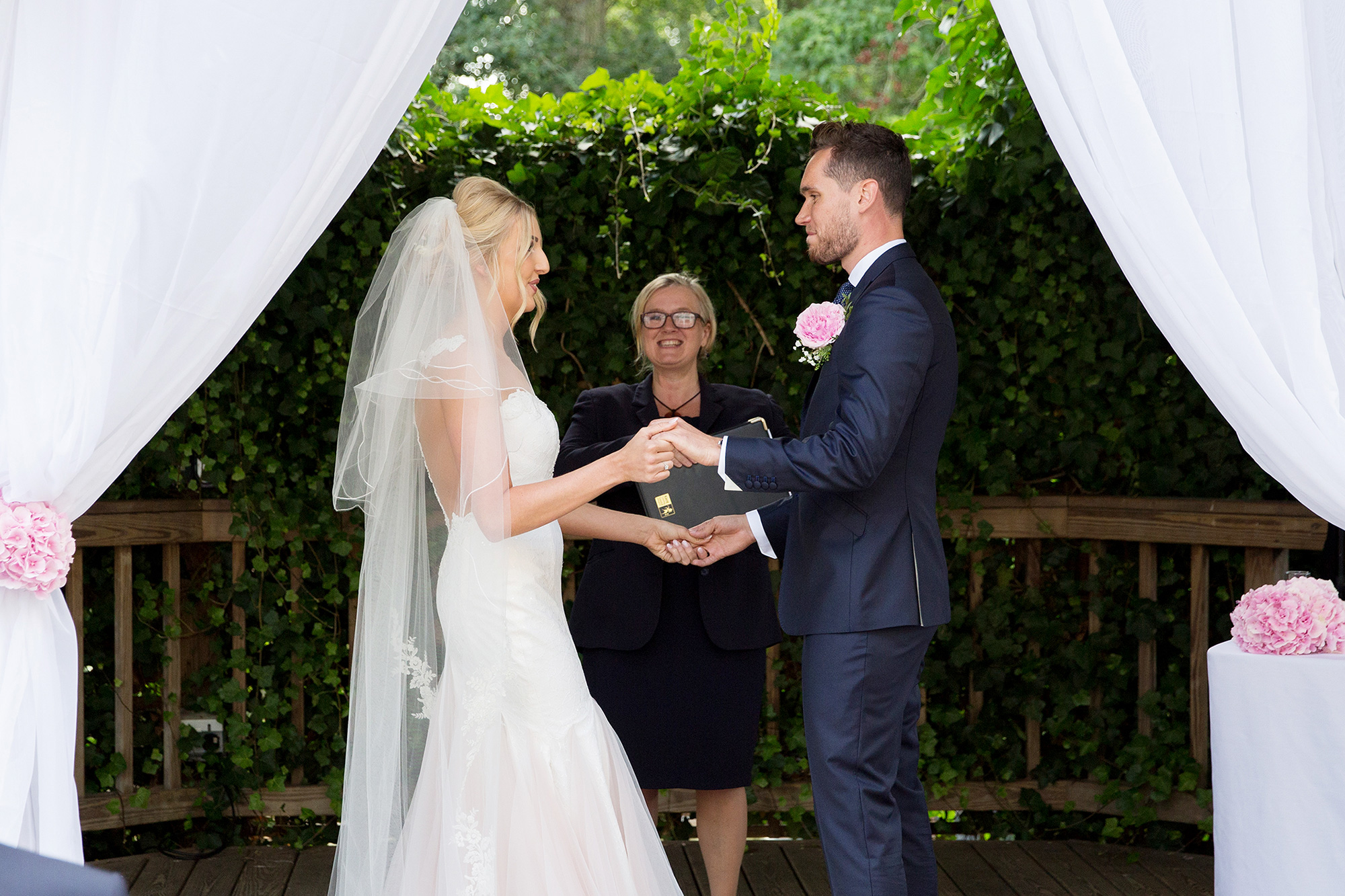 Emma Jon Modern Romantic Wedding Helen England Photography 025