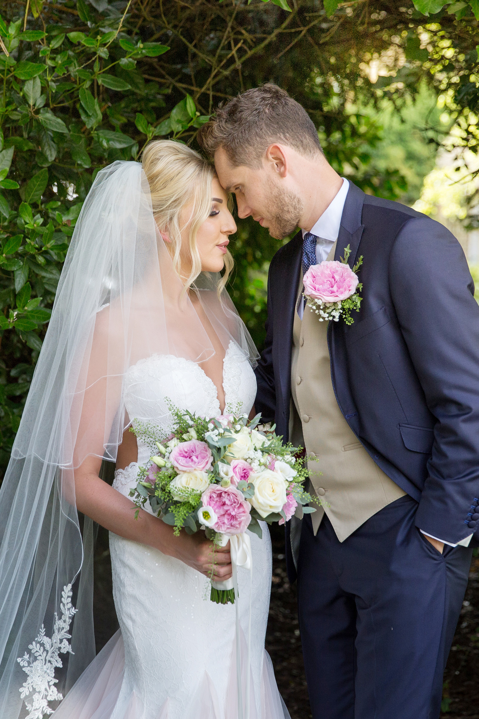 Emma Jon Modern Romantic Wedding Helen England Photography SBS 027