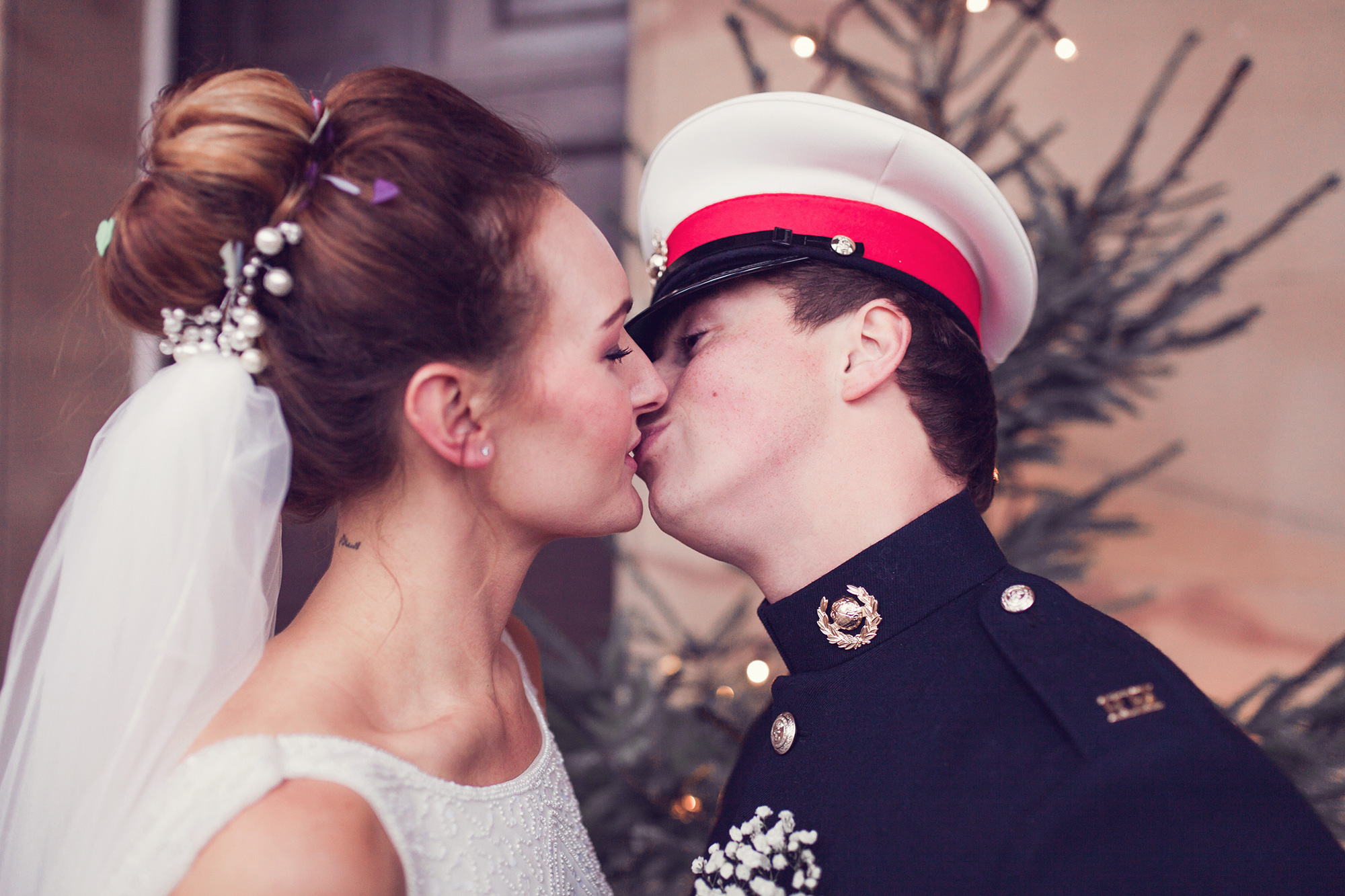 Hannah_Ben_Military-Christmas-Wedding_Honeydew-Moments_014