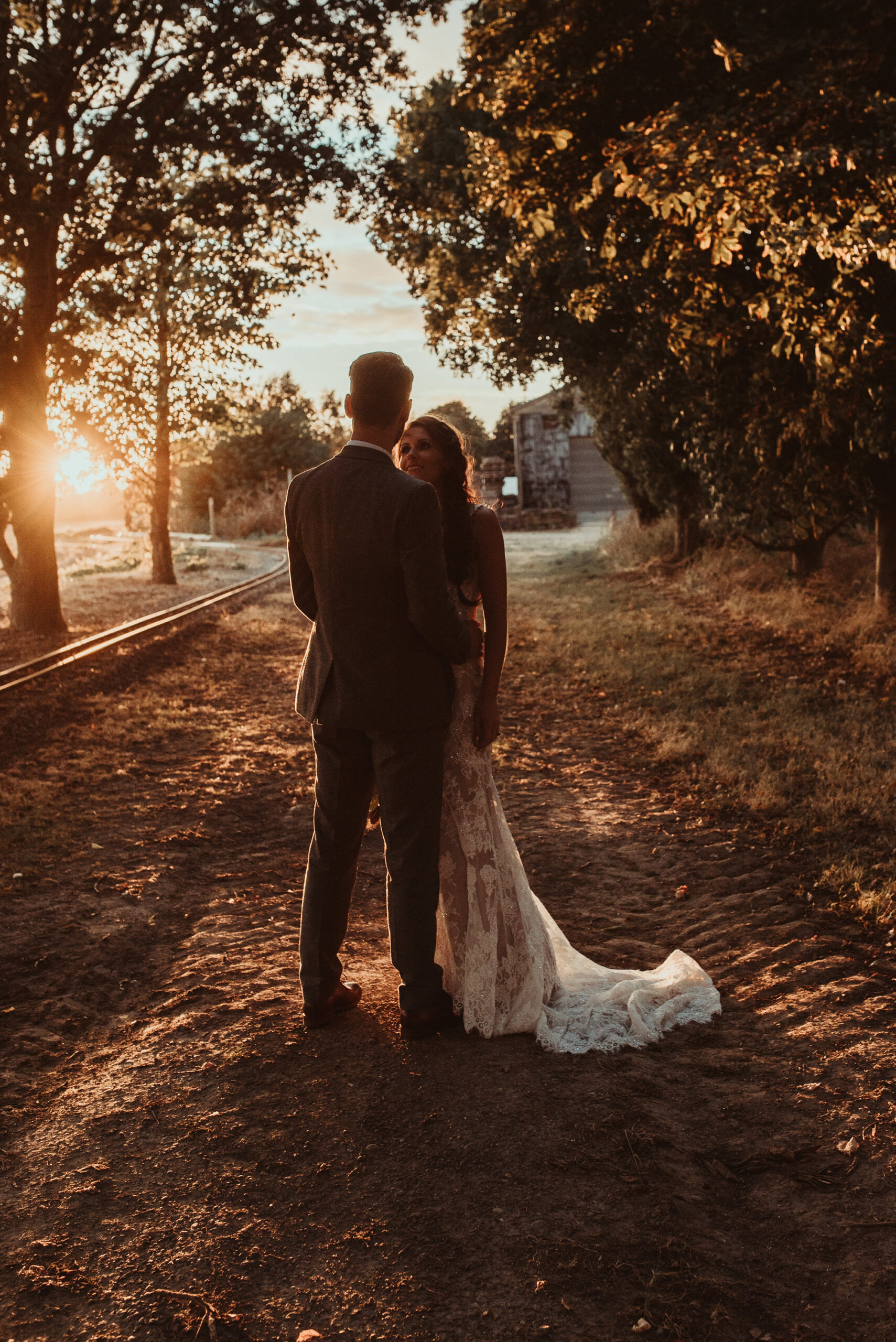 Holly_Luke_Rustic-Vintage-Wedding_024