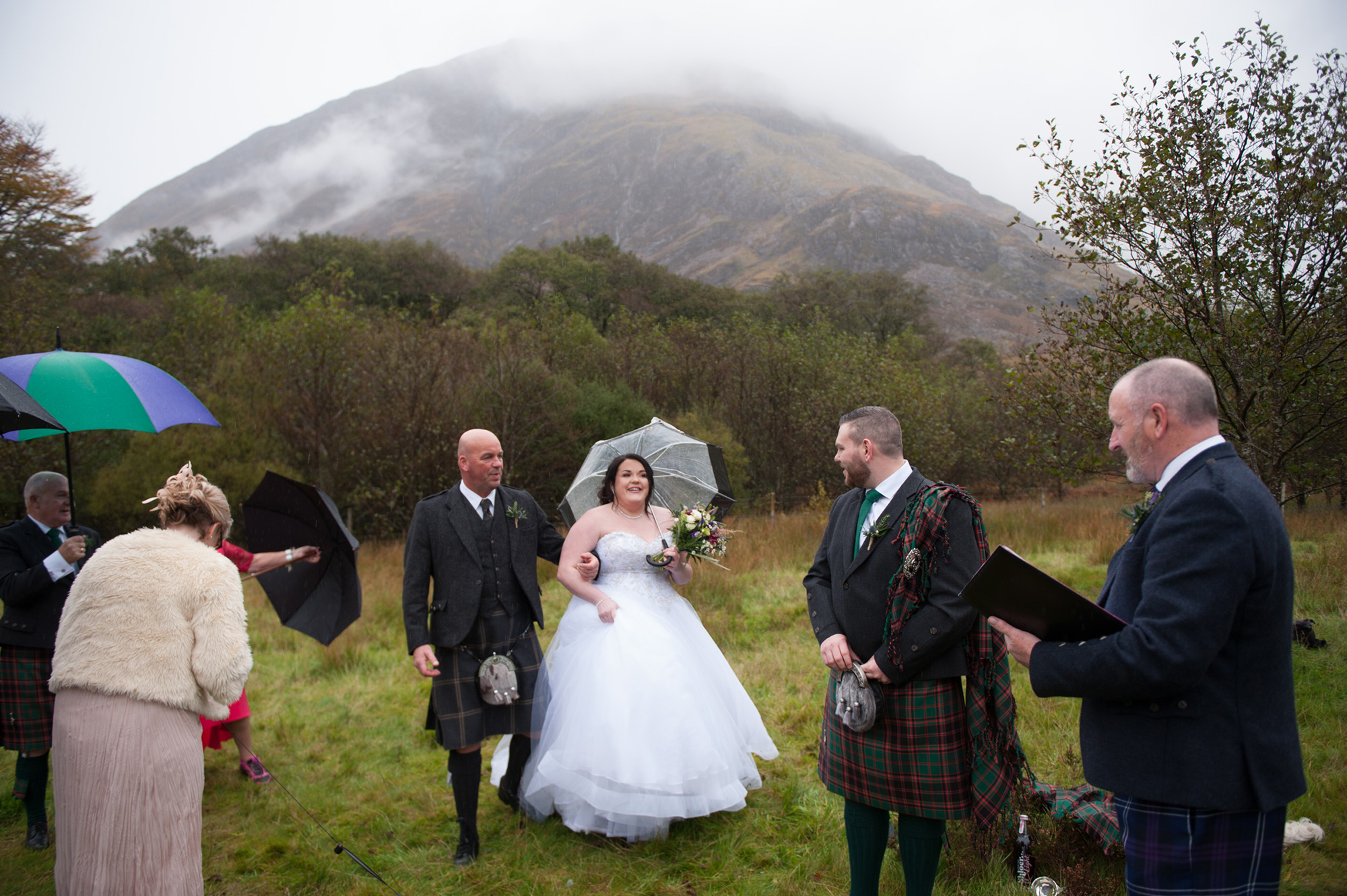 Karlie James Traditional Highland Scottish Wedding Margaret Soraya Photography 009