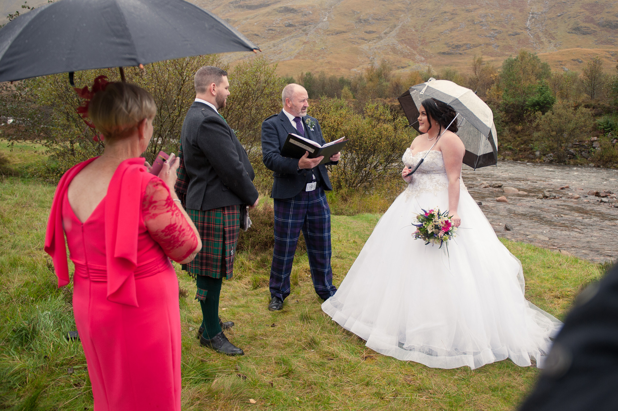 Karlie James Traditional Highland Scottish Wedding Margaret Soraya Photography 011