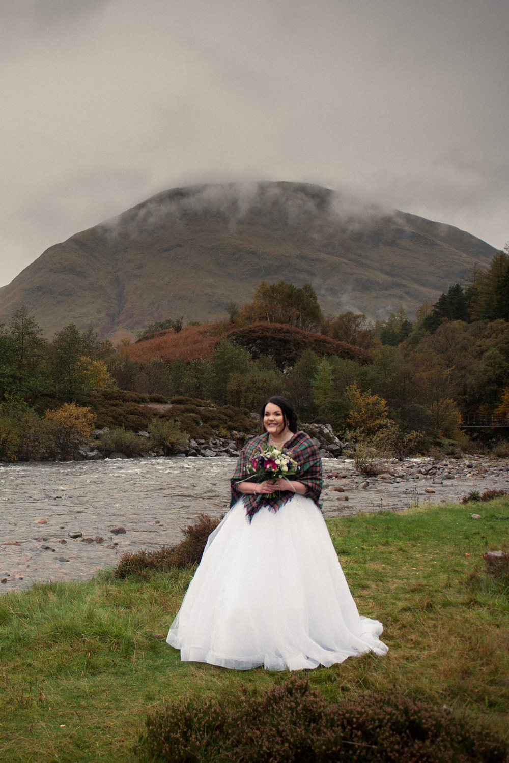 Karlie James Traditional Highland Scottish Wedding Margaret Soraya Photography SBS 021