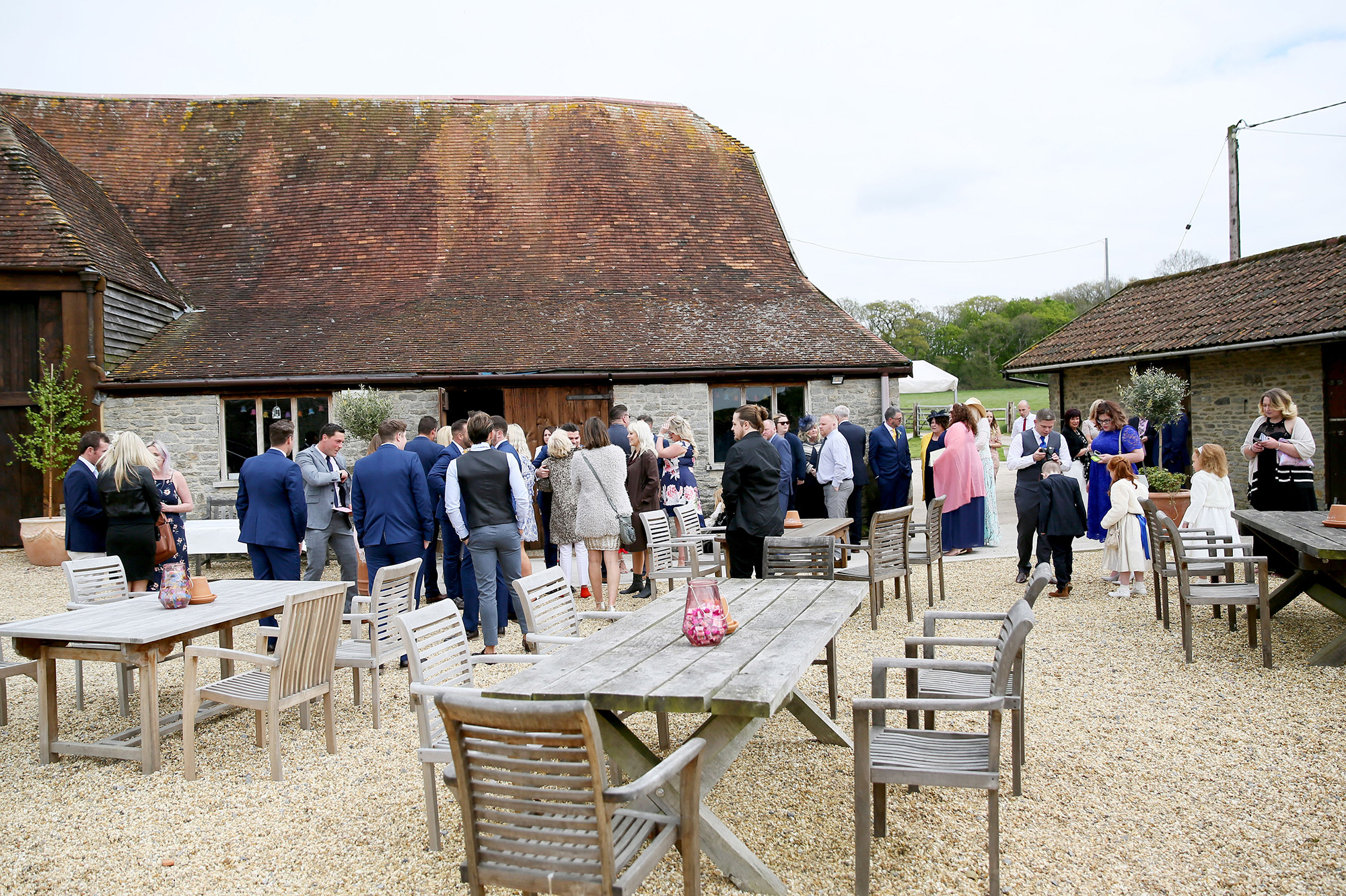 Kayleigh Jack English Country Meadow Wedding Helen Strong Photography 014