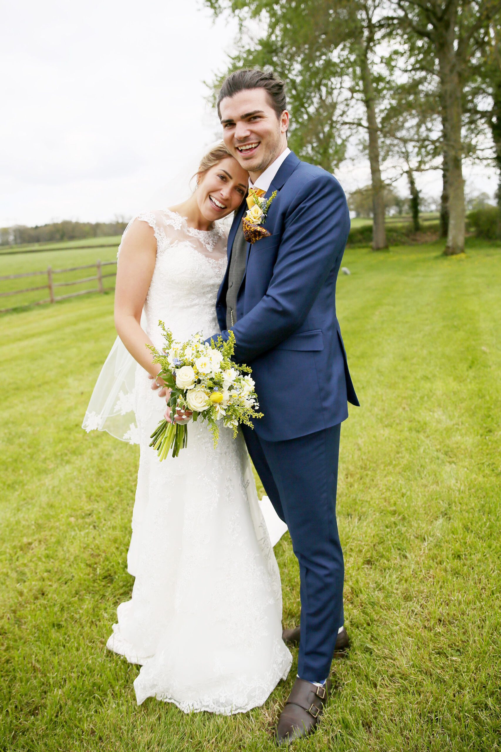 Kayleigh Jack English Country Meadow Wedding Helen Strong Photography 032 scaled