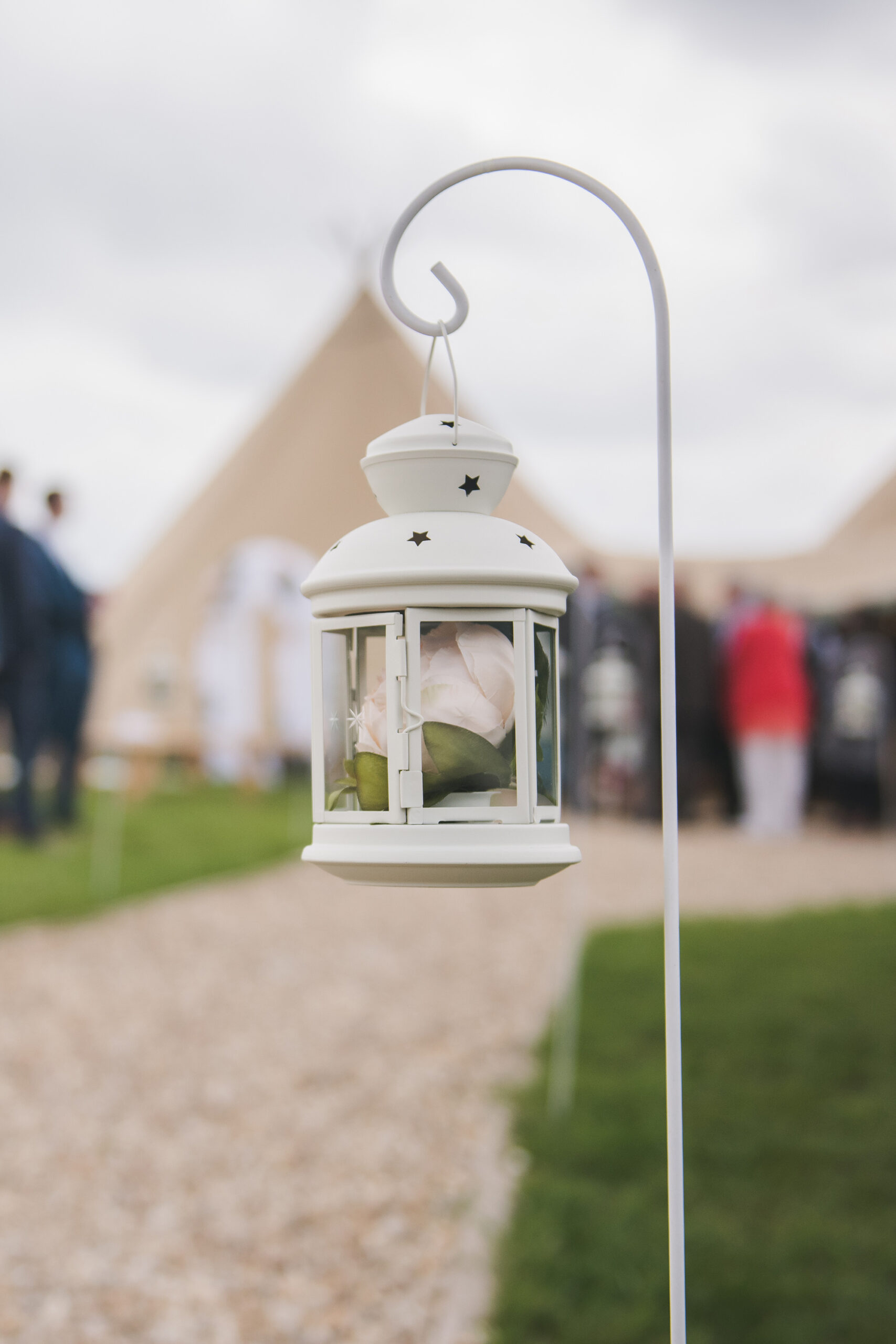 Laura_Andrew_Rustic-Homemade-Wedding_Rhi-Scotchbrook-Photography_SBS_006