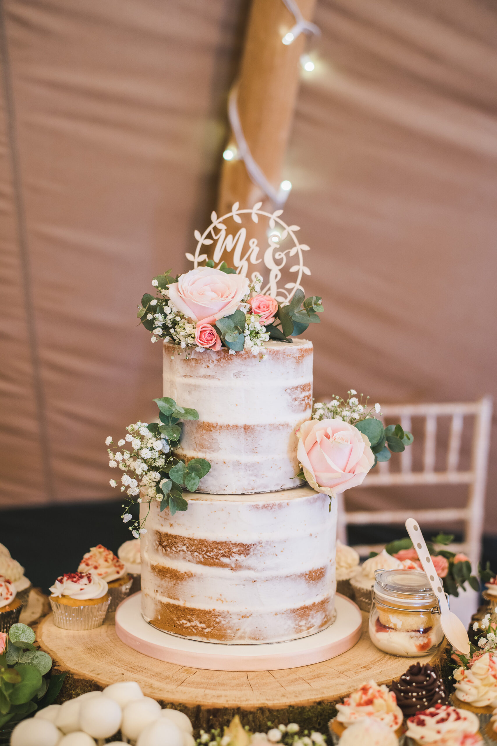 Laura_Andrew_Rustic-Homemade-Wedding_Rhi-Scotchbrook-Photography_SBS_011