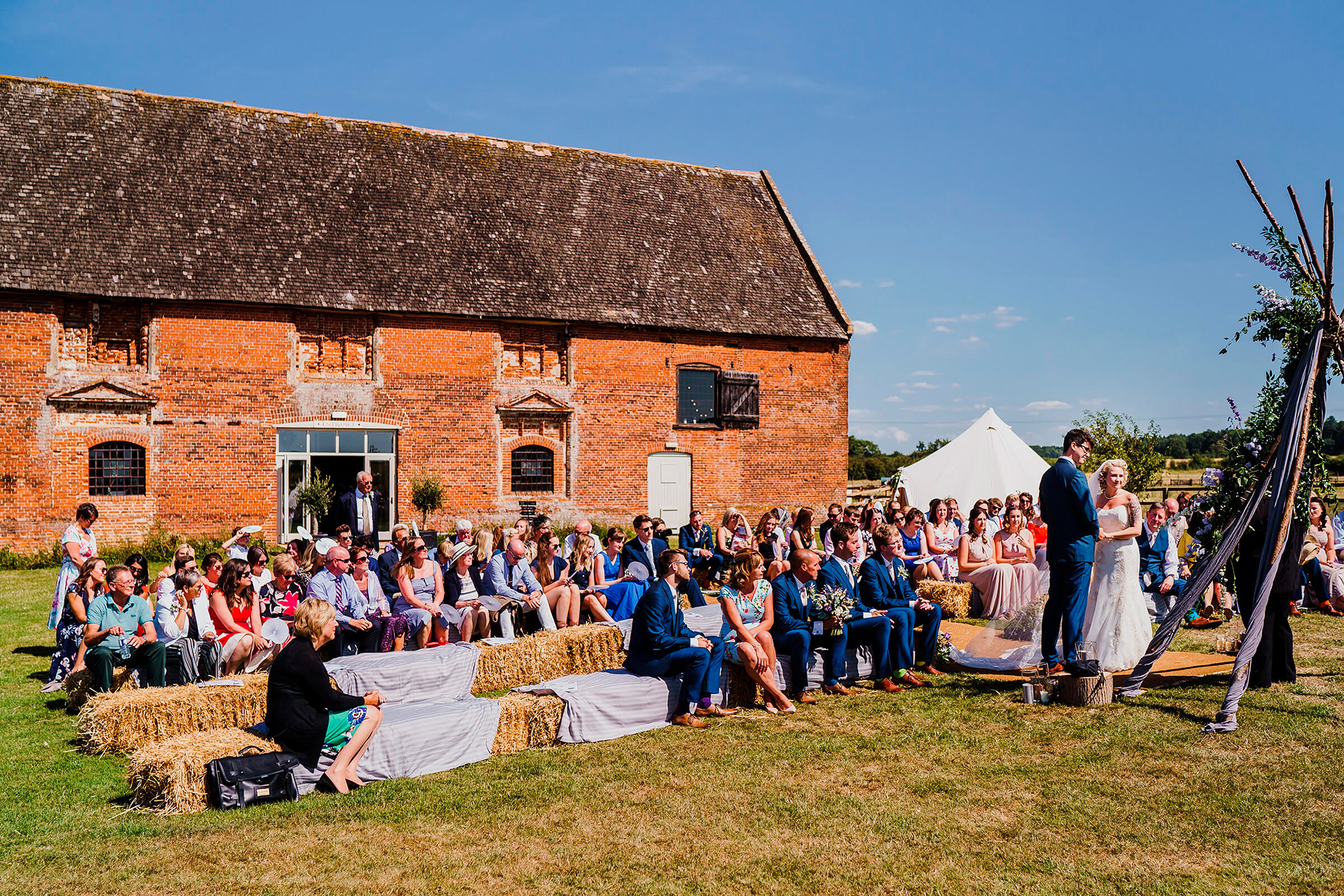 Lucy Simon Rustic Quirky Wedding Rob Dodsworth Photography 016