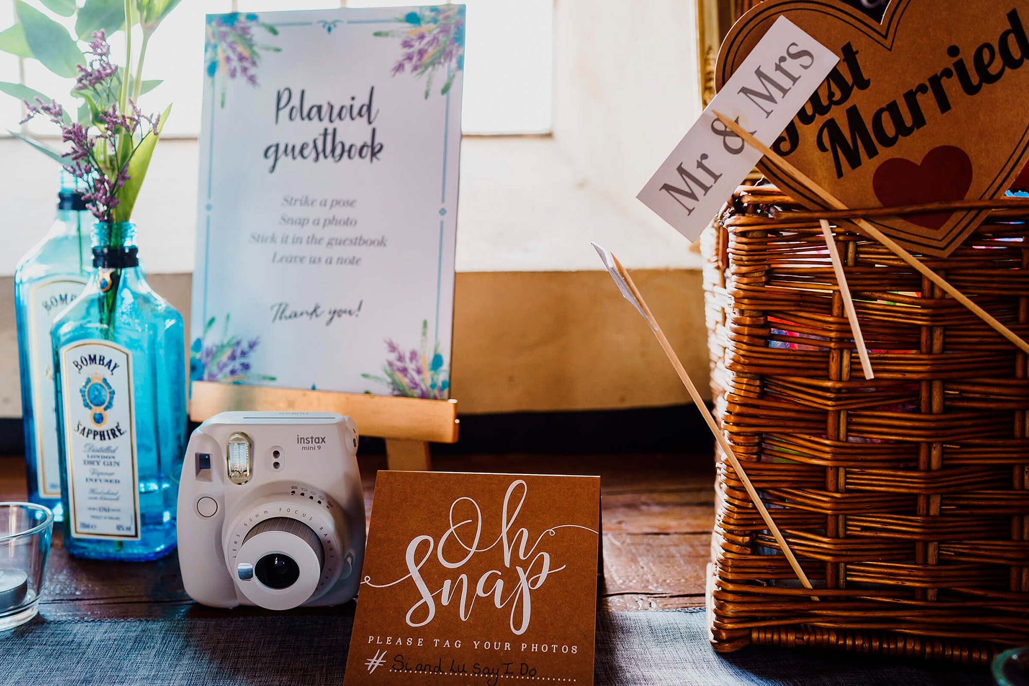 Lucy Simon Rustic Quirky Wedding Rob Dodsworth Photography 040