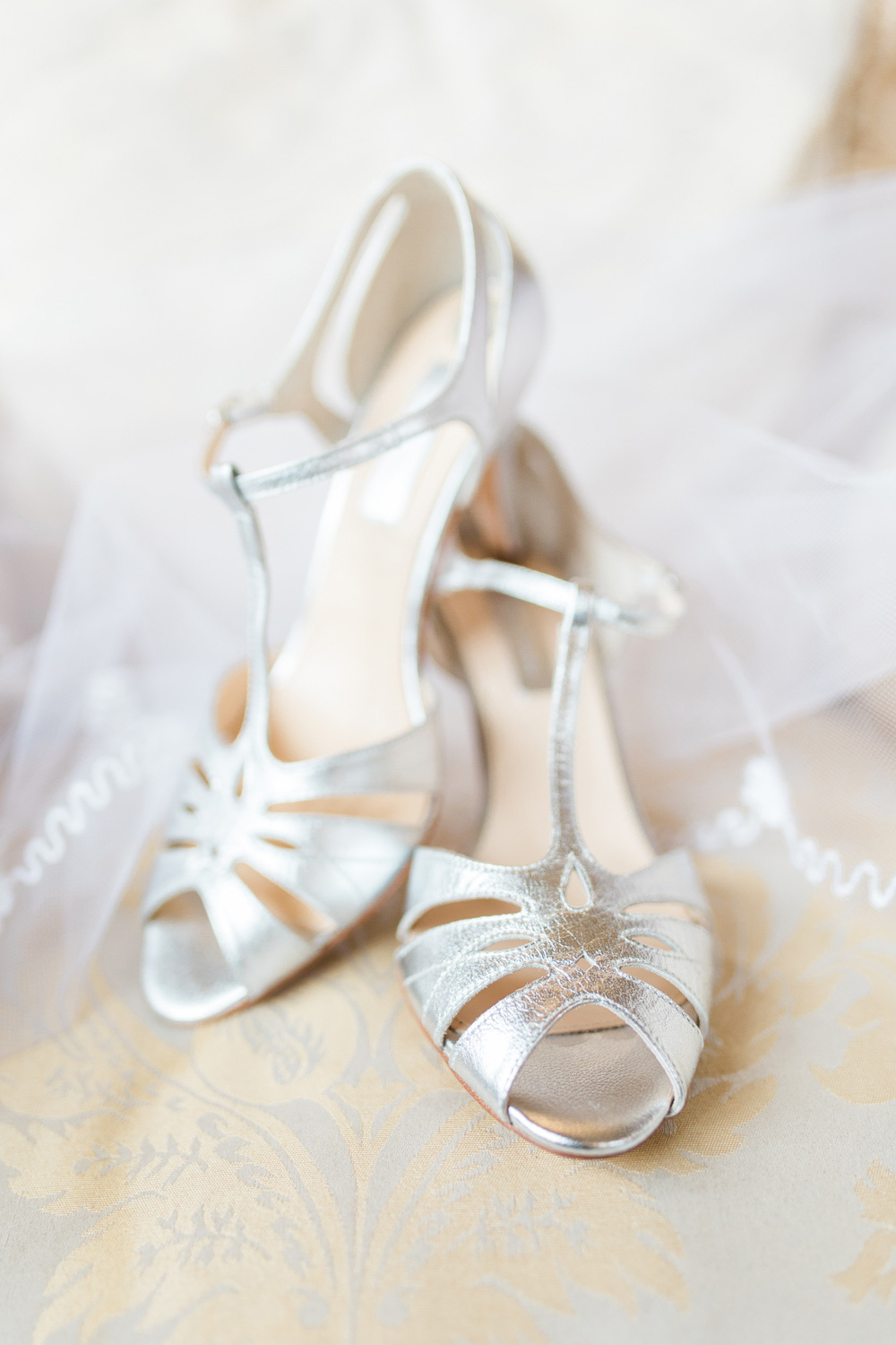 Elegance rules at Natalie and Chris' classic English wedding | Easy ...
