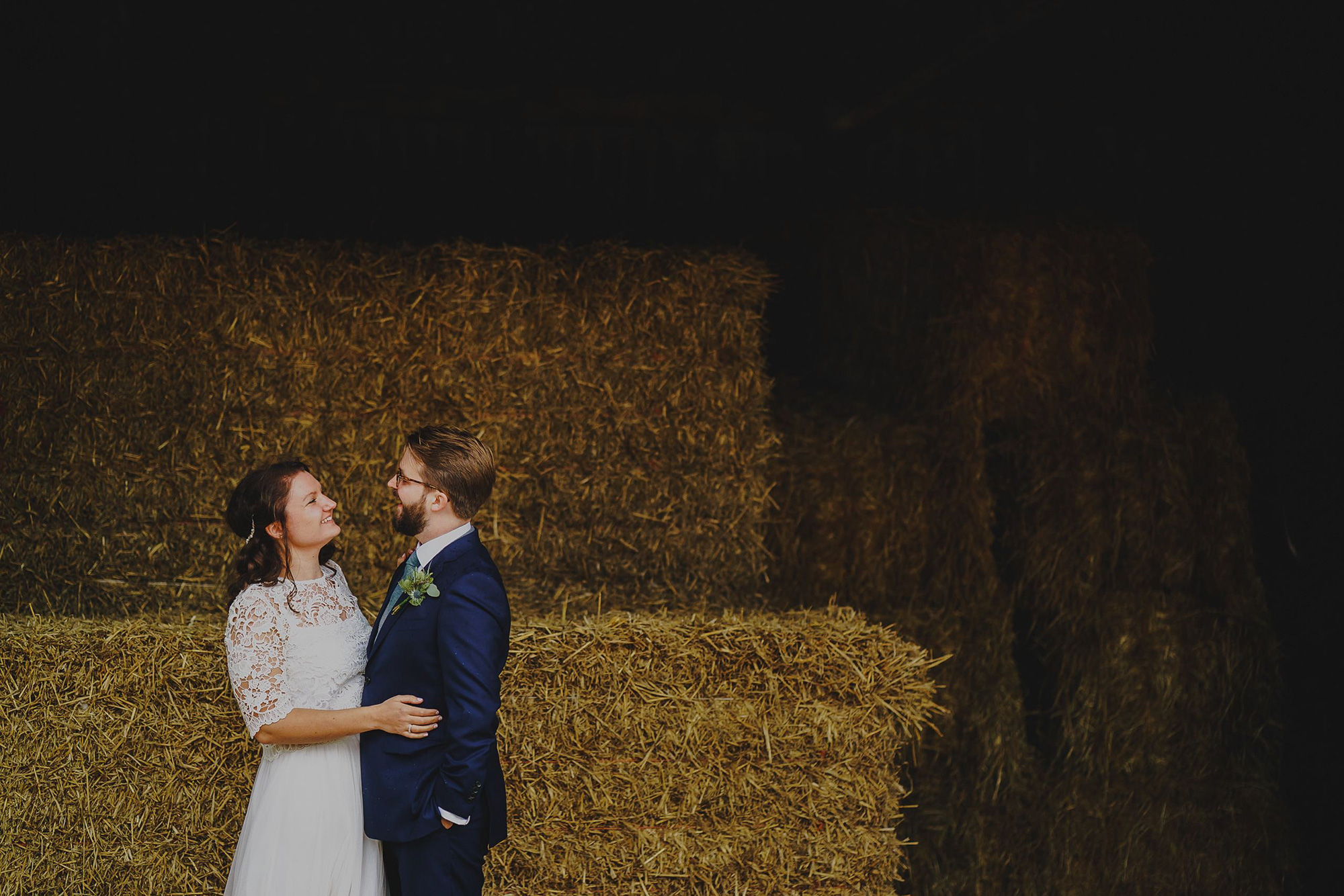 Polly_Alex_Coastal-Barn-Wedding_Rob-Dodsworth-Photography_034