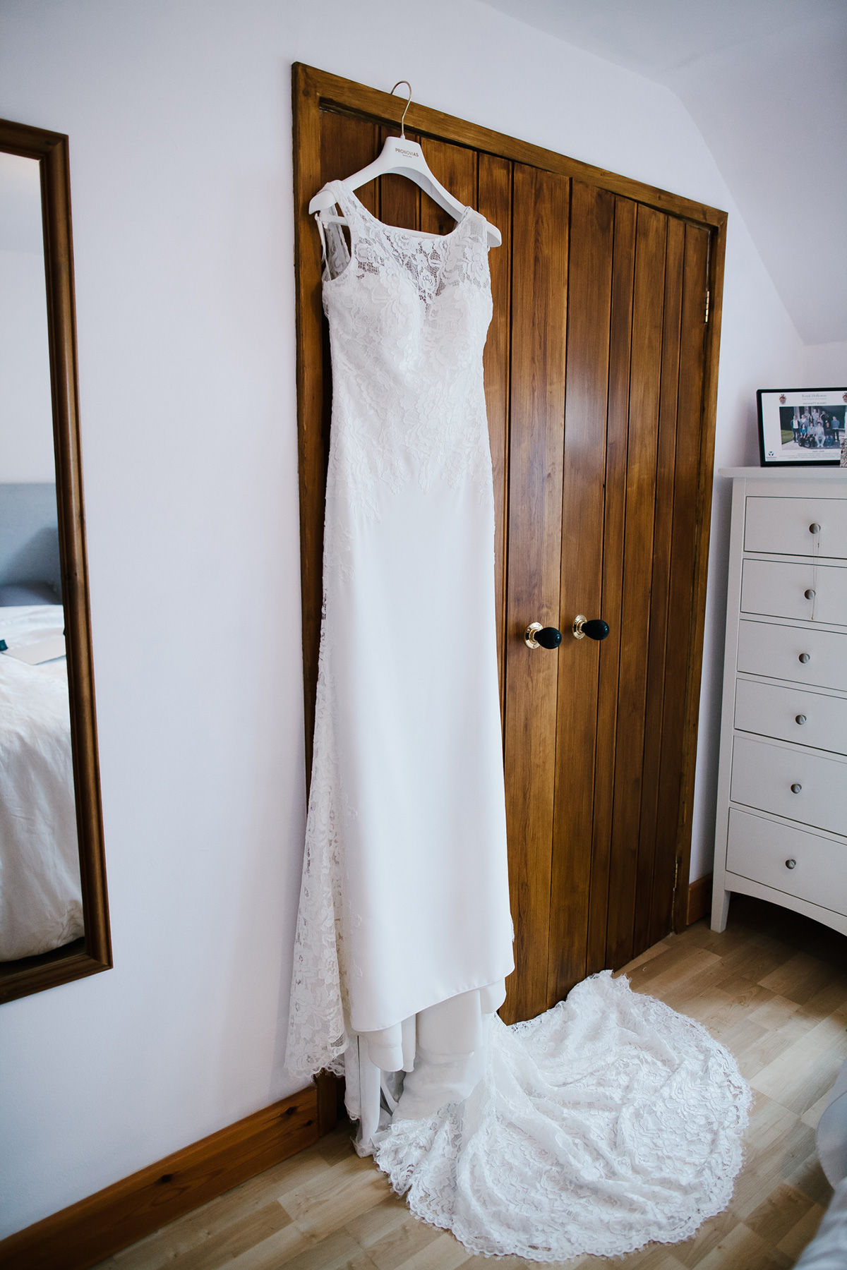 Sophie James Country Rustic Wedding Chris Barber Photography SBS 003