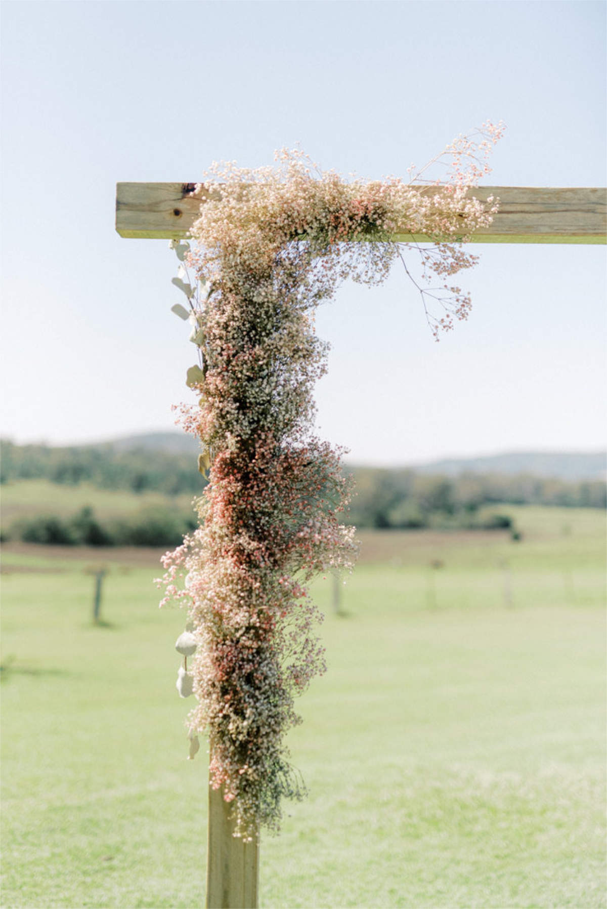 Plunket Villa Tamborine wedding in Queensland for Jess and James. Photographed by Lauren Olivia.