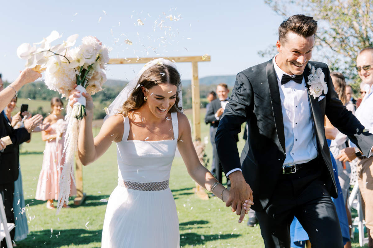 Plunket Villa Tamborine wedding in Queensland for Jess and James. Photographed by Lauren Olivia.