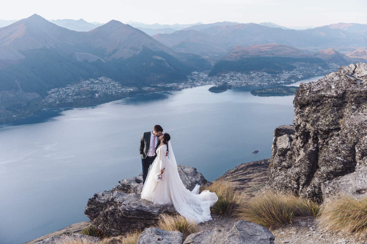 Crystal and Brian's Cecil's Peak Elopement captured by Fallon Photography