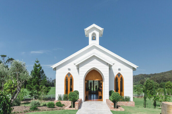 The Valley Estate wedding for Suzy and Braydon. Photographed by Mint Photography.