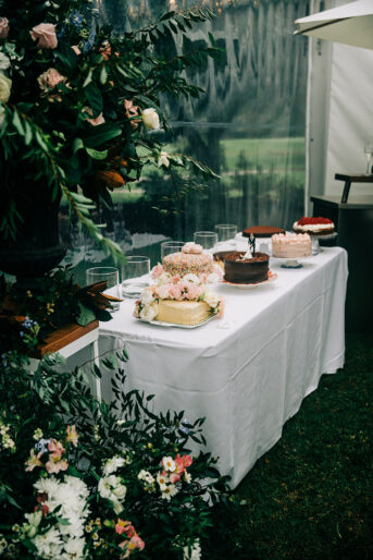 The Middle Ridge Golf Course wedding for Fiona and Ben. Photographed by Anna Tomlinson