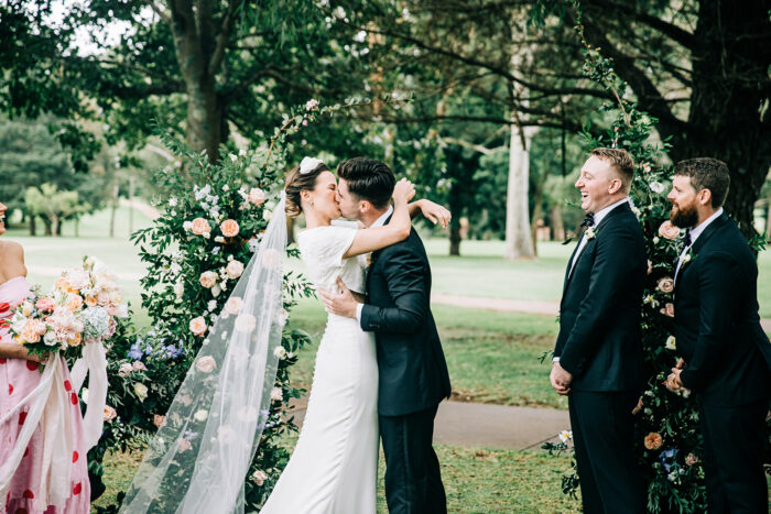 The Middle Ridge Golf Course wedding for Fiona and Ben. Photographed by Anna Tomlinson