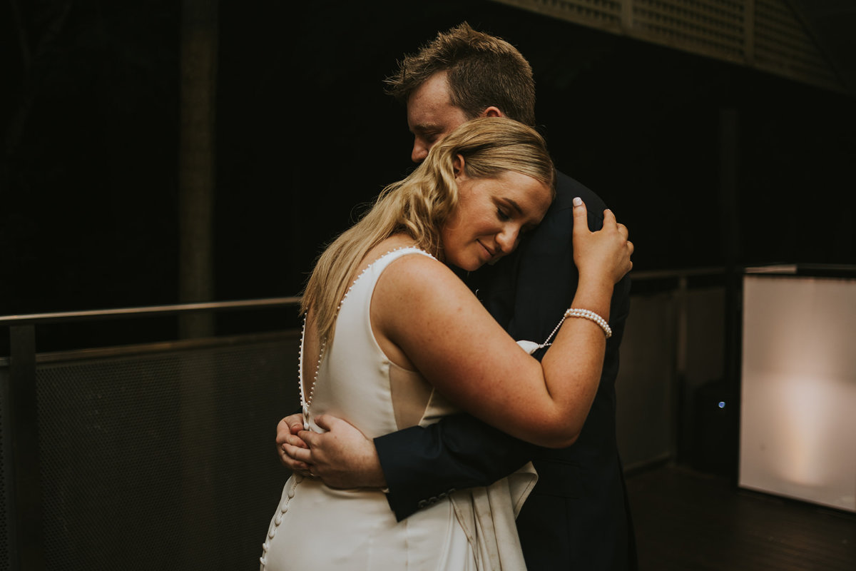 Walkabout Creek wedding for Caitlyn and Thomas photographed by Meadow Lane Visuals