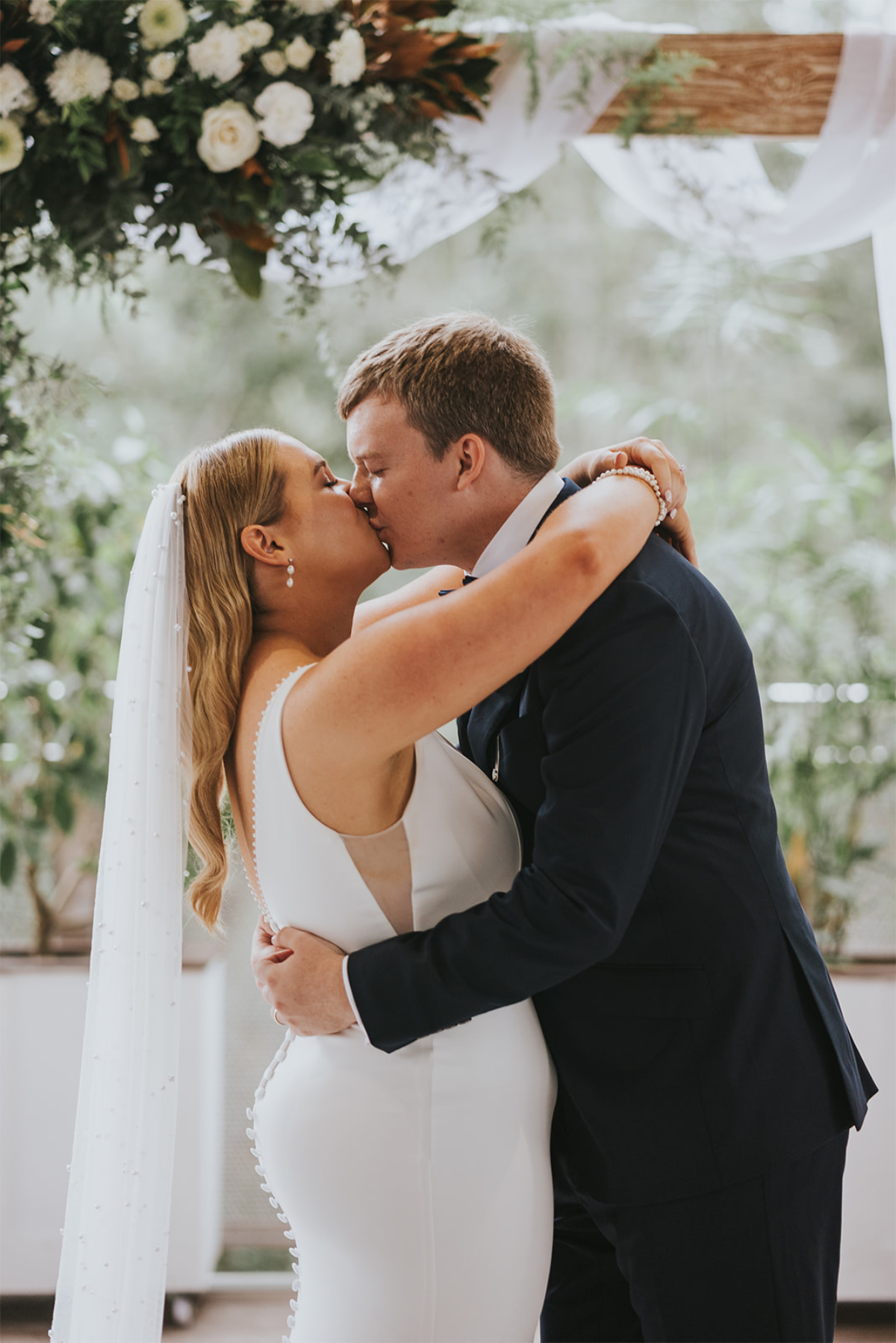 Walkabout Creek wedding for Caitlyn and Thomas photographed by Meadow Lane Visuals