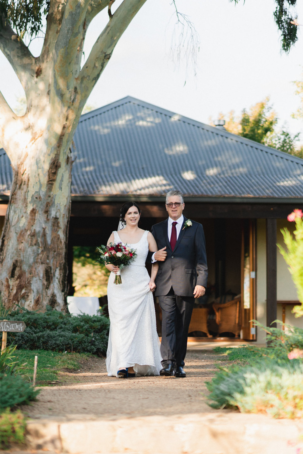 Helen's Hill Winery wedding for Jen and Cam. Photographed by Alex Colcheedas Photography