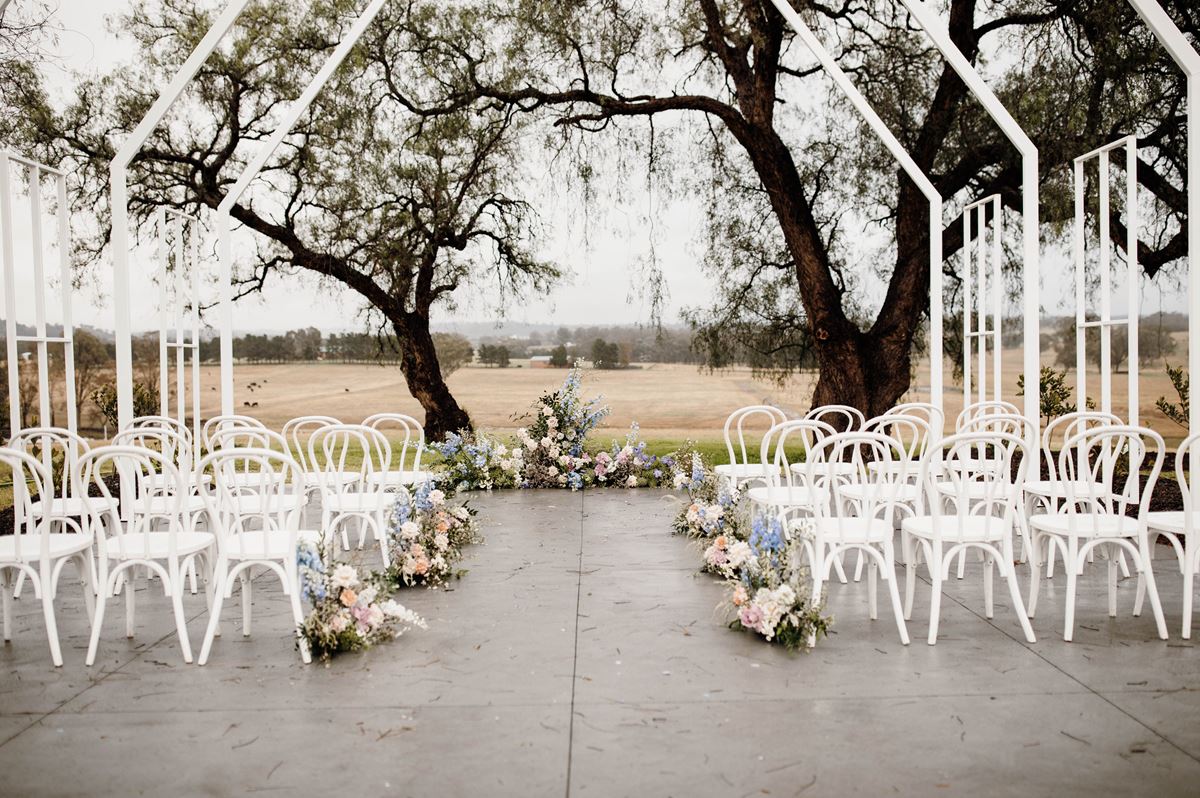 How to achieve the perfect modern minimalist wedding vibe