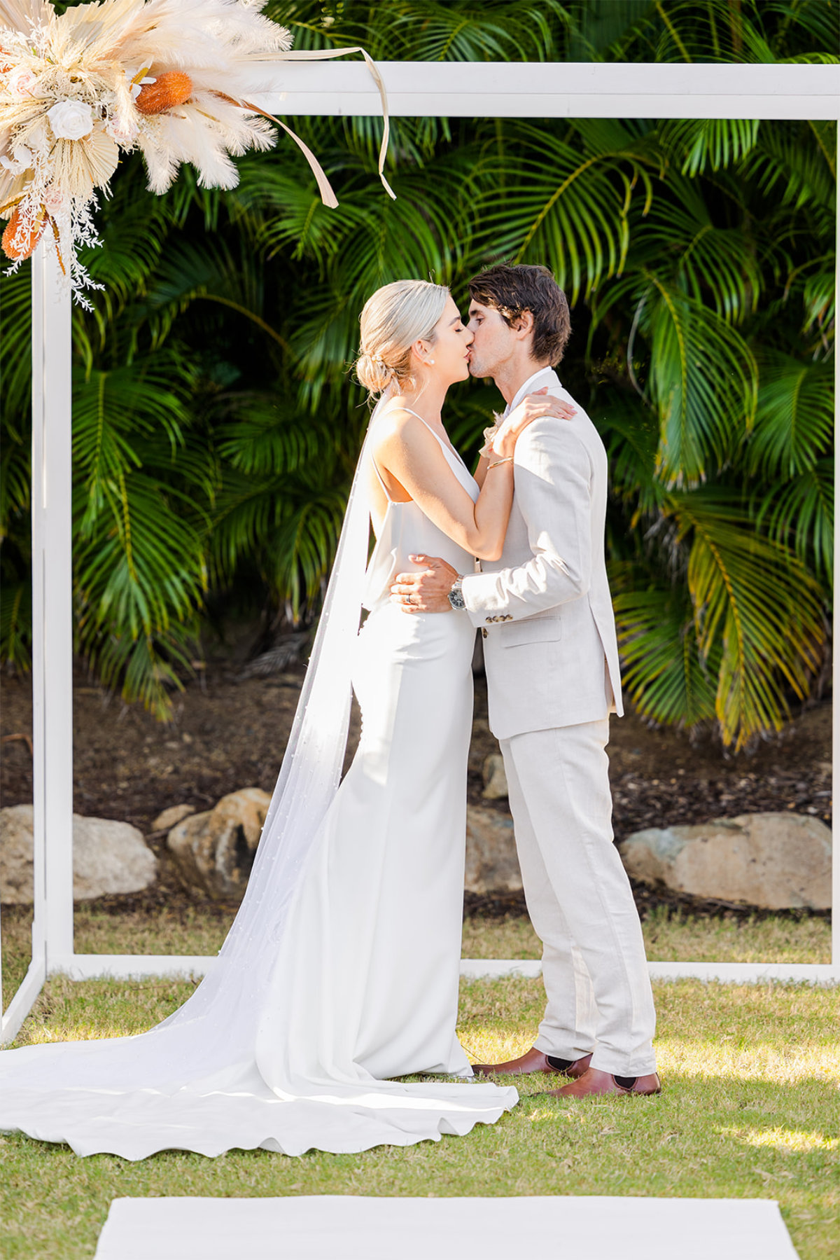 Jo and Nic's Freedom Shores wedding captured beautifully by Alyce Holzy Photography