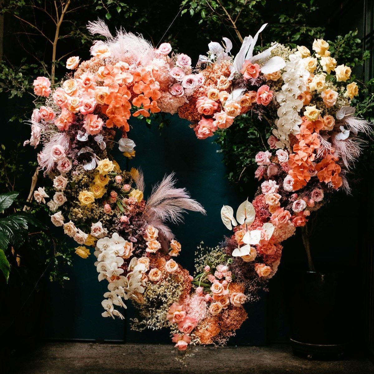 Dreamy wedding ceremony backdrops to inspire your day